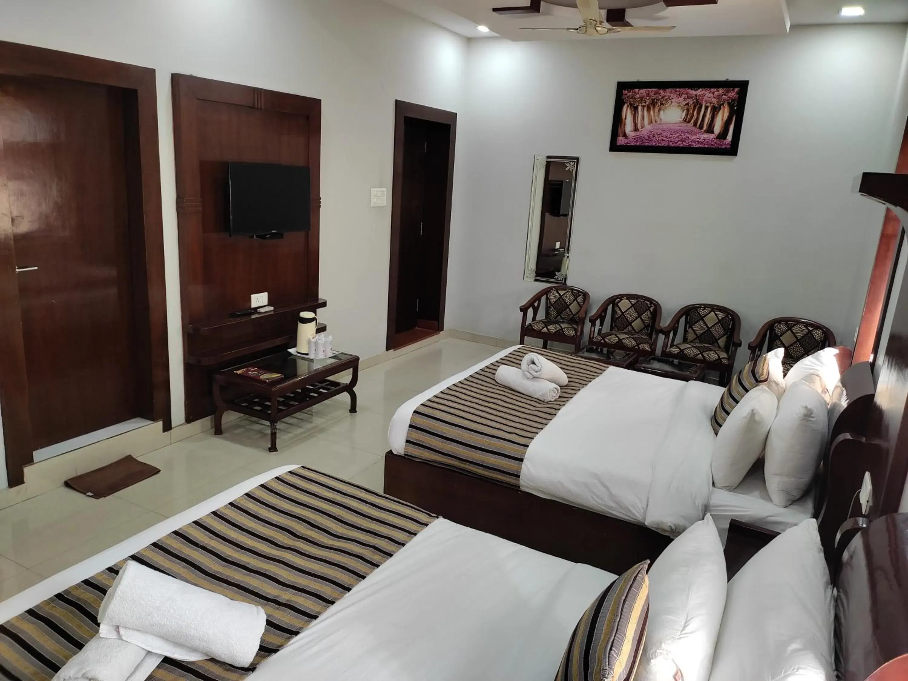 Family Room in Hotel Krishna Ji Family Room in Hotel Krishna Ji