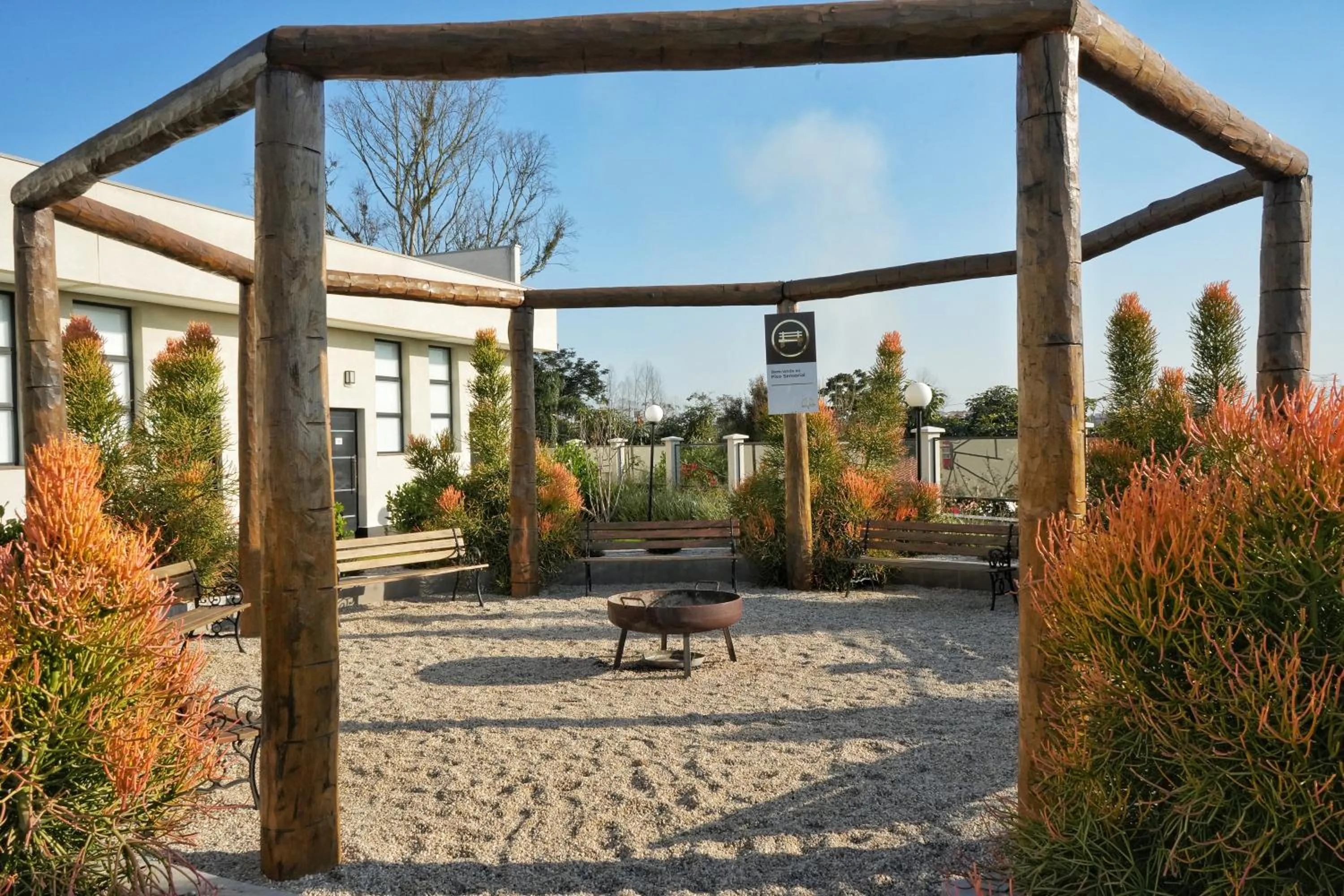 Garden in Bristol Villaggio Rosa Aruja