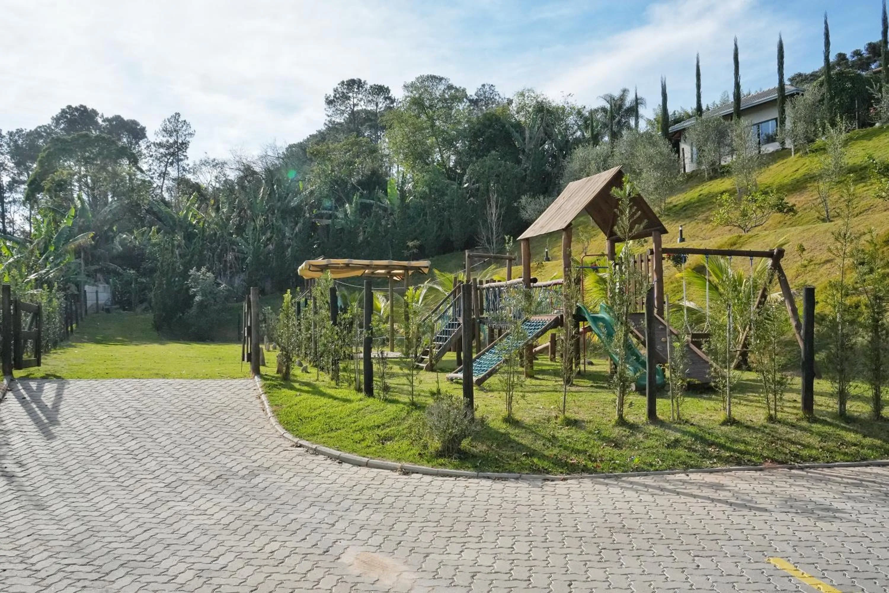 Property building in Bristol Villaggio Rosa Aruja