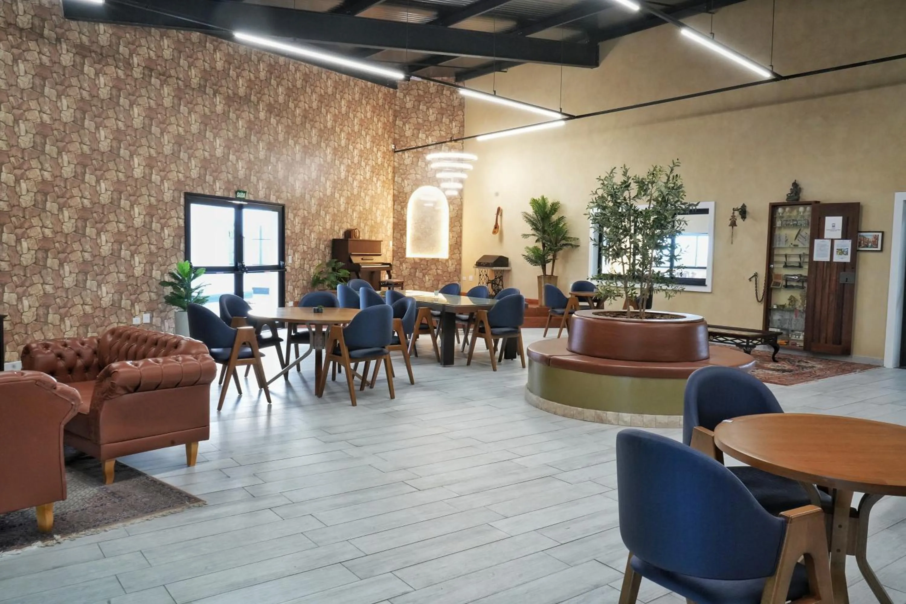 Restaurant/places to eat in Bristol Villaggio Rosa Aruja