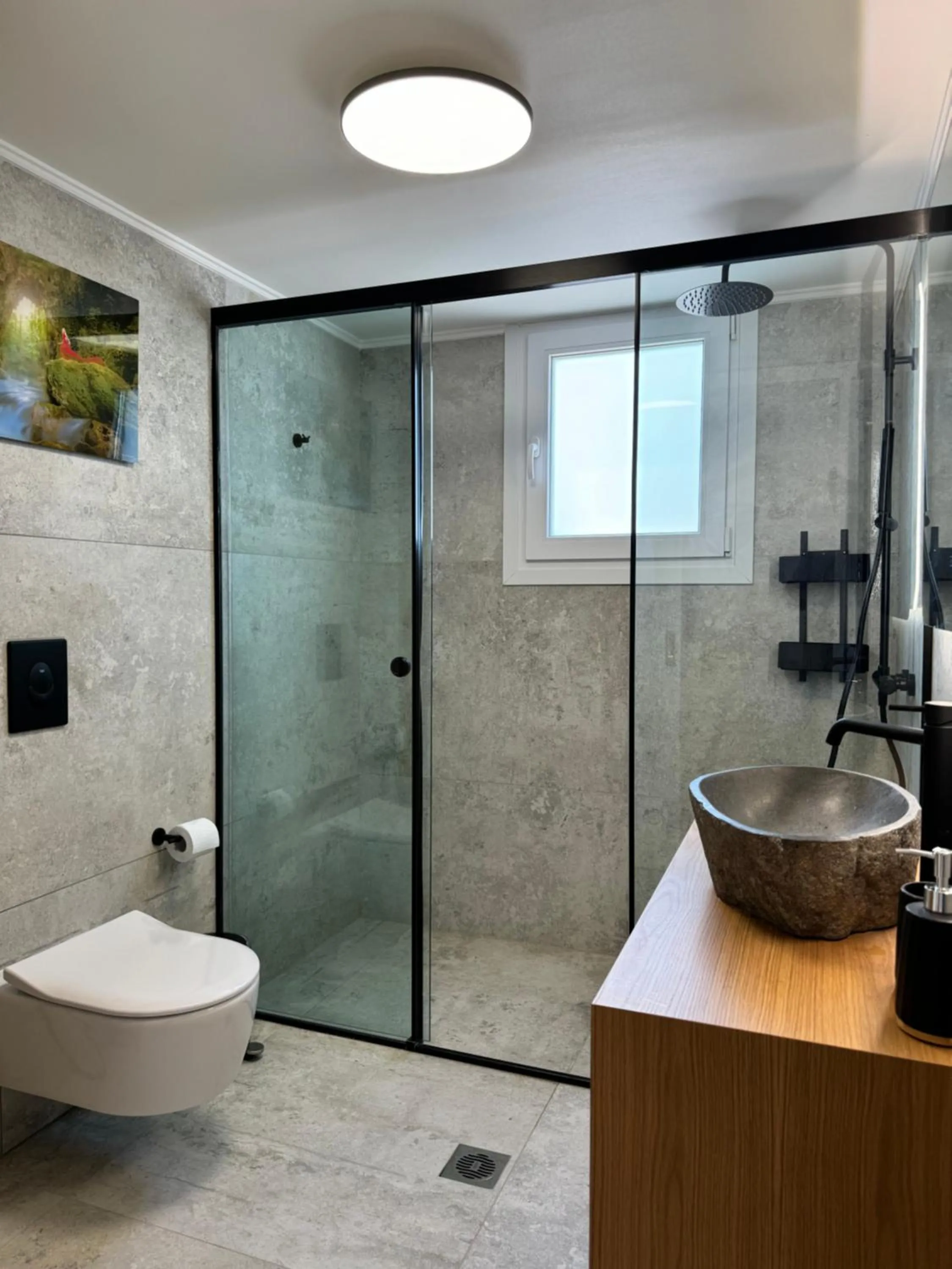 Shower in Madi Luxury Stay Patra