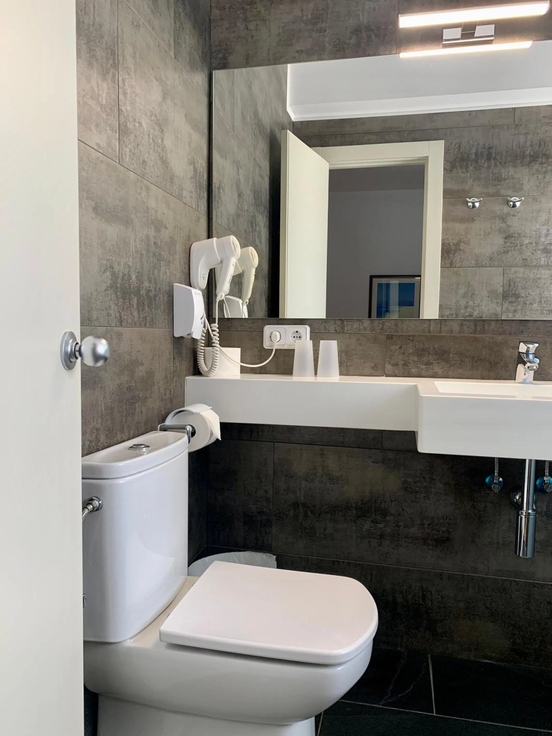 Bathroom in Hotel Jeni & Restaurant