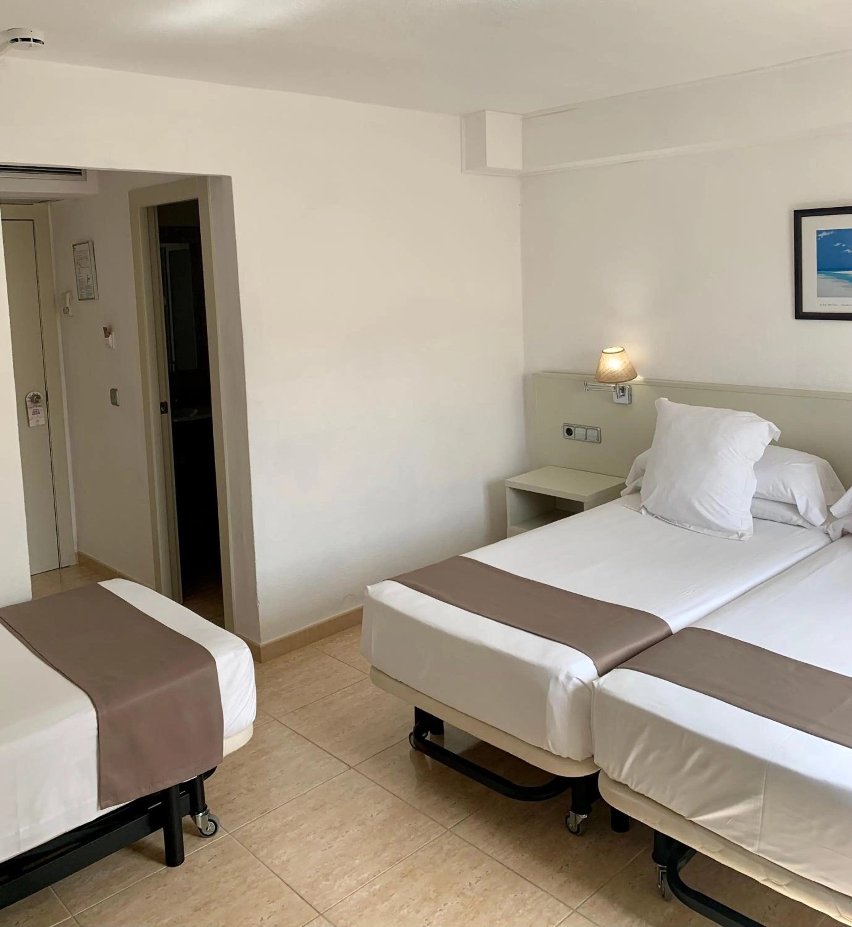 Bed in Hotel Jeni & Restaurant