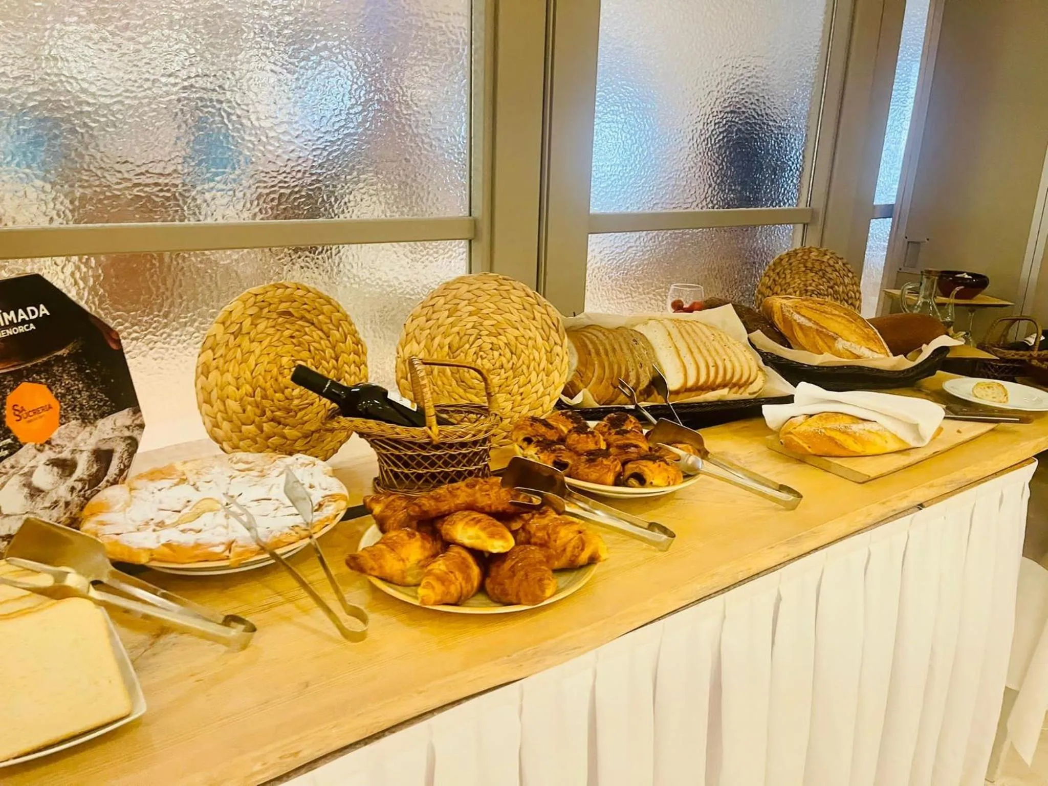 Buffet breakfast in Hotel Jeni & Restaurant