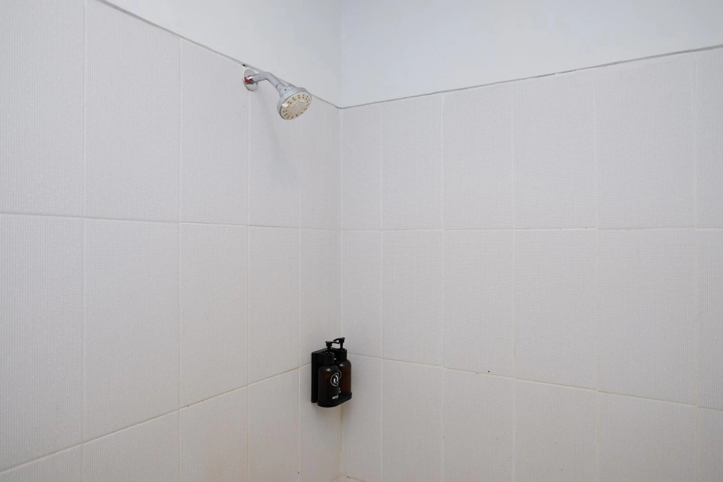 Bathroom in Urbanview Code Riverstay Yogyakarta