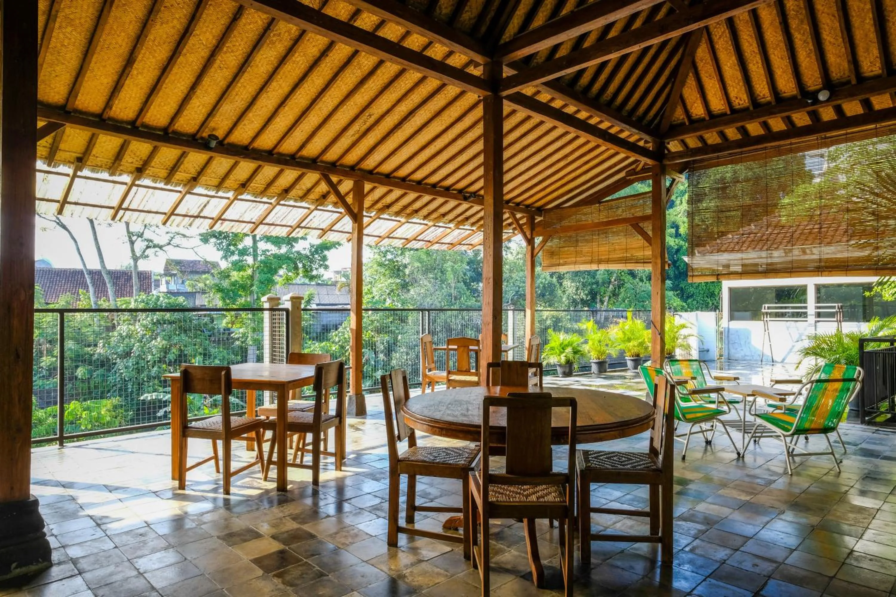 Restaurant/places to eat in Urbanview Code Riverstay Yogyakarta