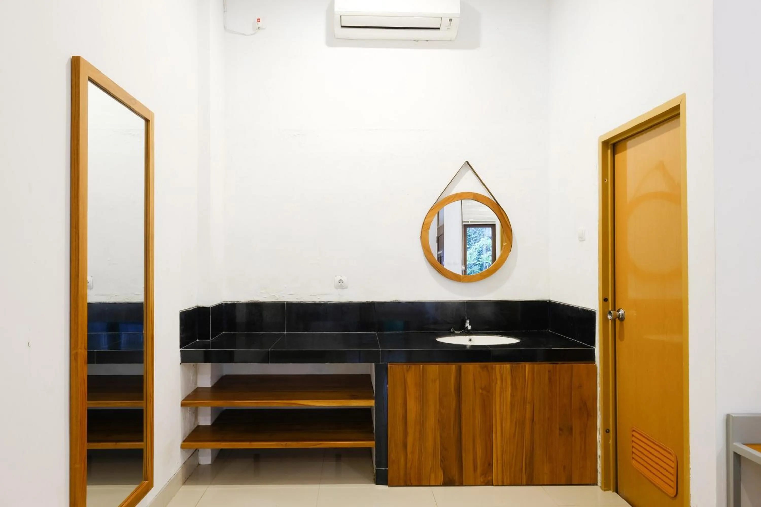 Bathroom in Urbanview Code Riverstay Yogyakarta