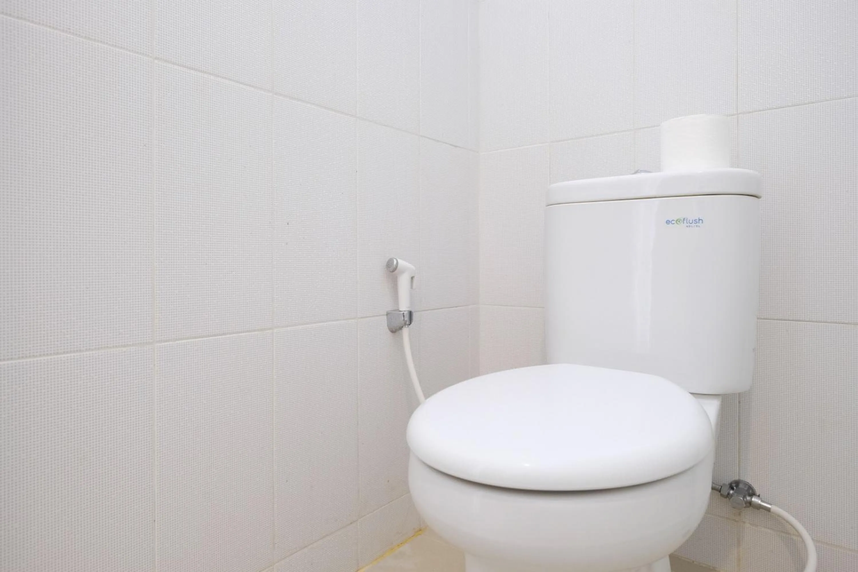 Bathroom in Urbanview Code Riverstay Yogyakarta