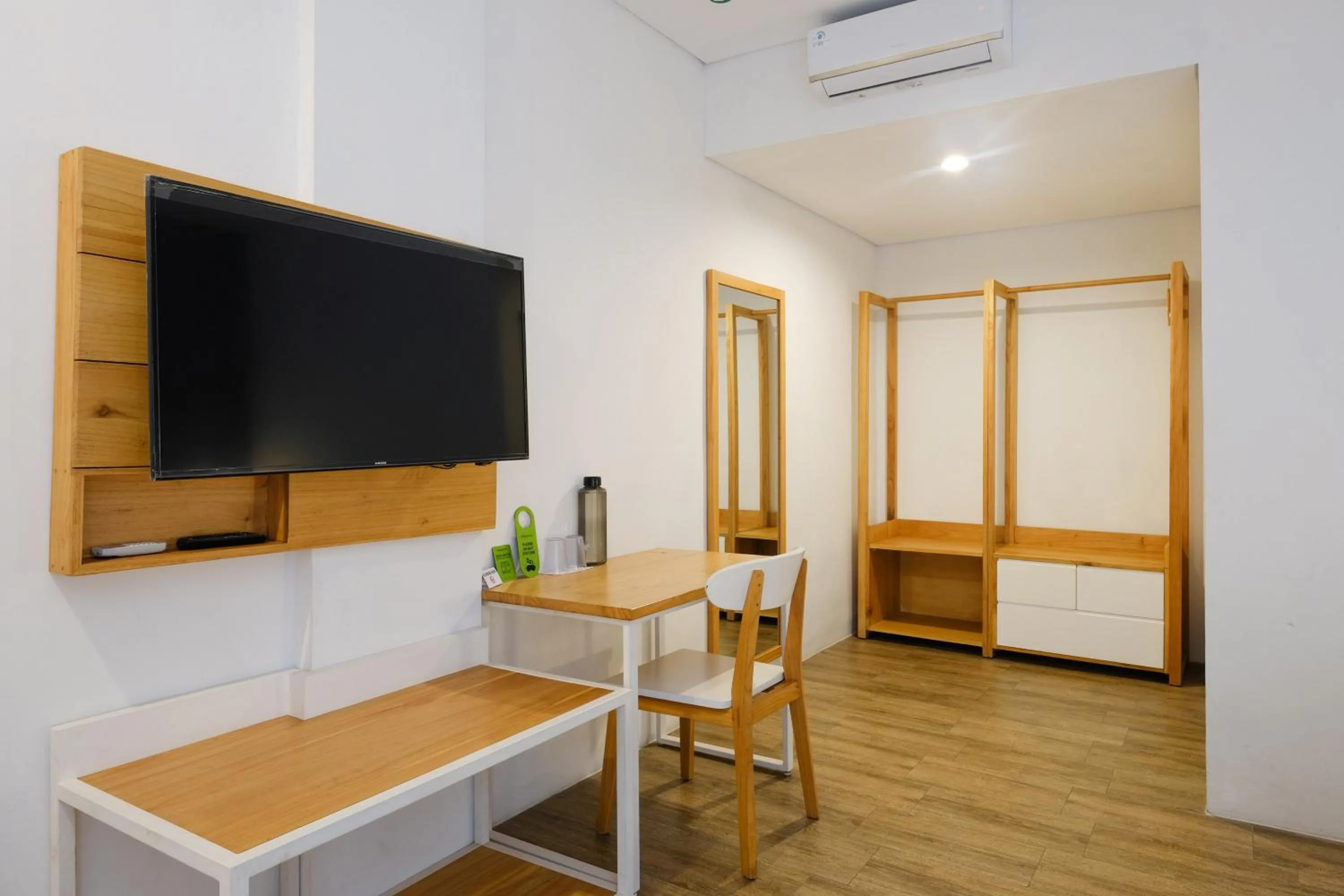 TV and multimedia in Urbanview Code Riverstay Yogyakarta