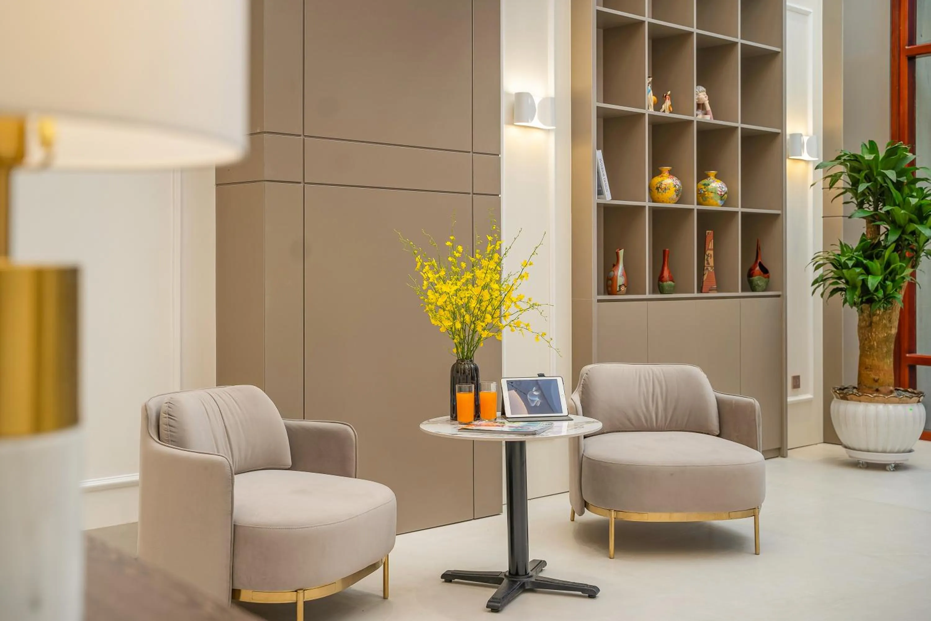 Living room in Gilson Hanoi Hotel