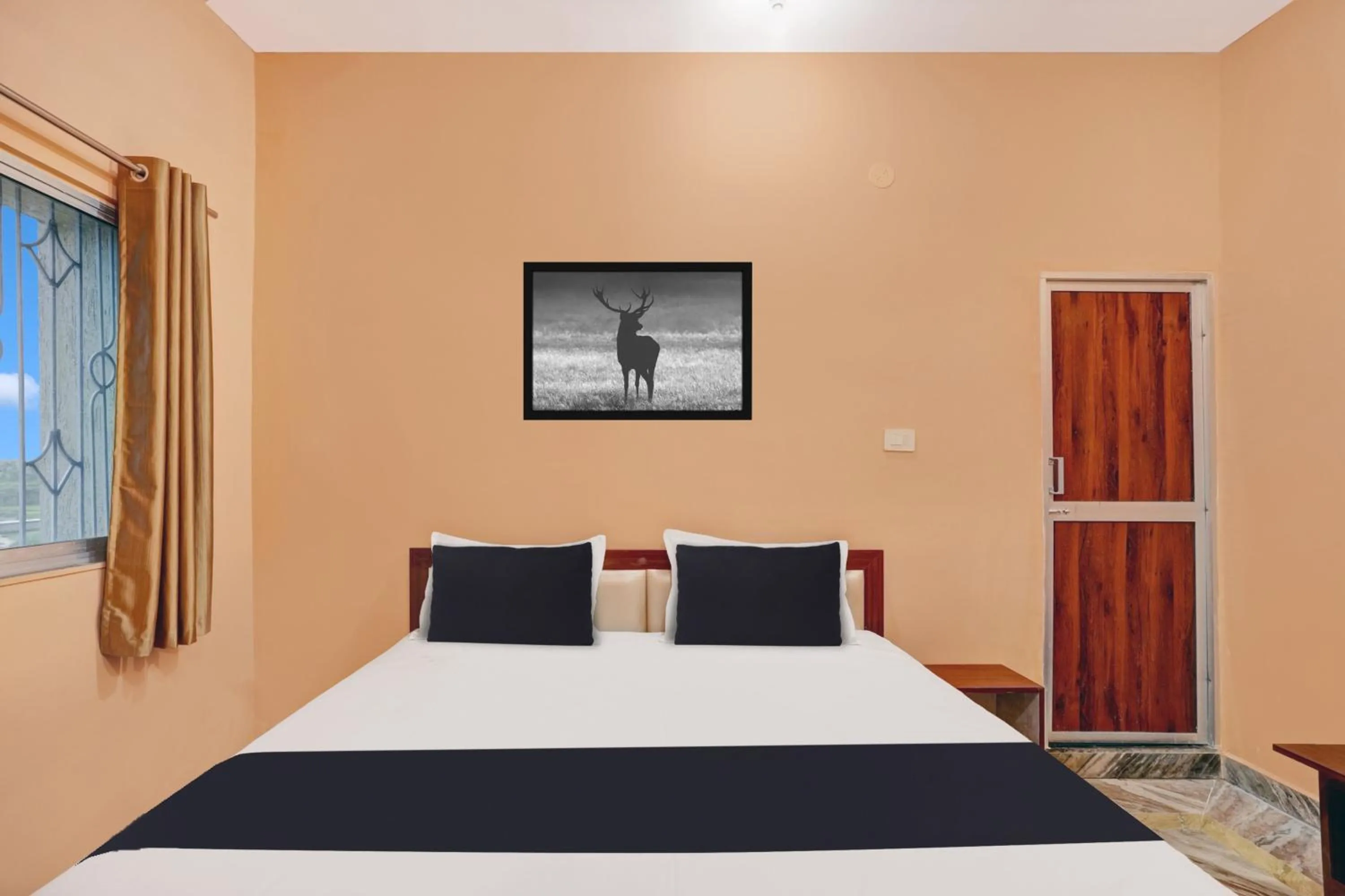 Bedroom, Bed in Hotel O Mayur Residency