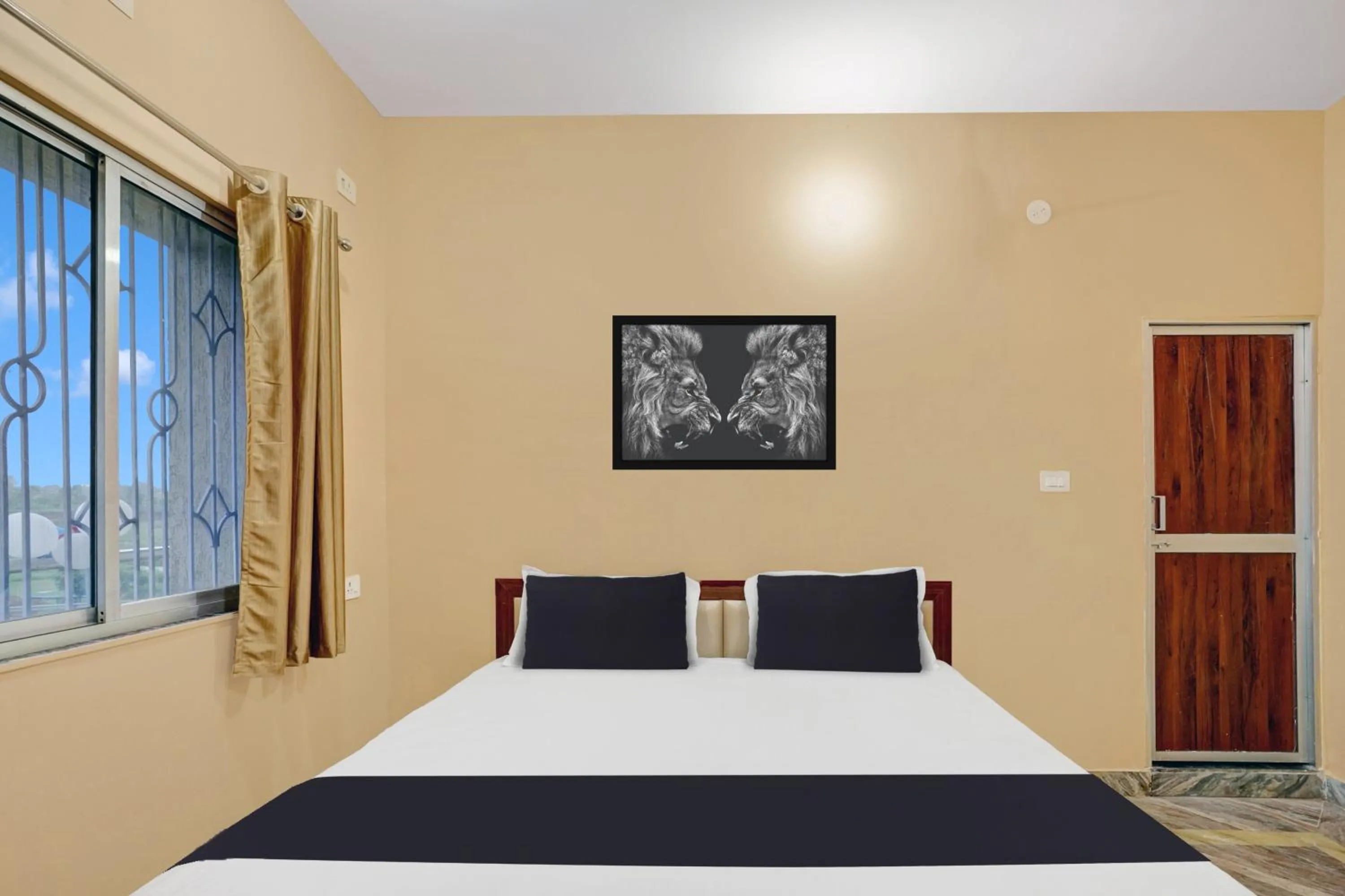 Bedroom, Bed in Hotel O Mayur Residency