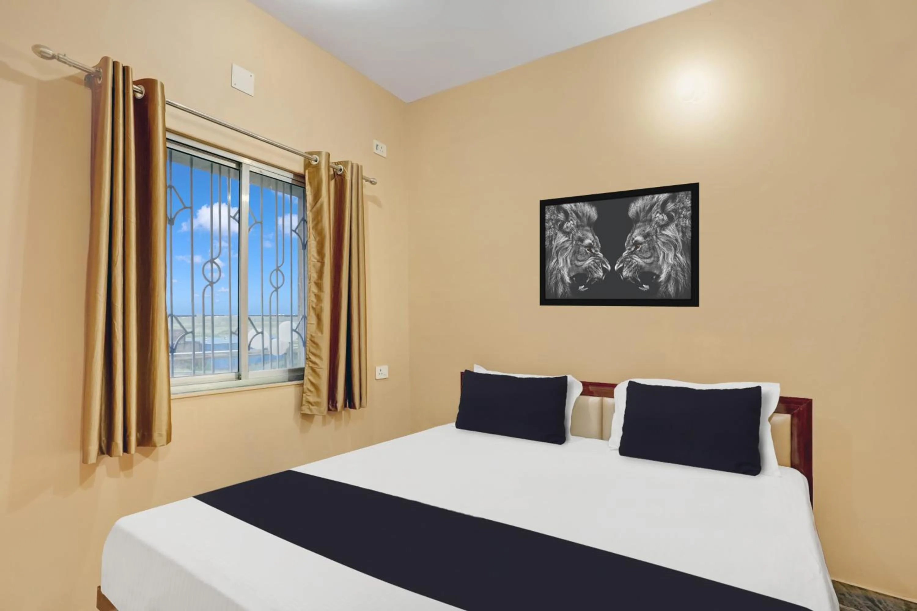 Bedroom, Bed in Hotel O Mayur Residency