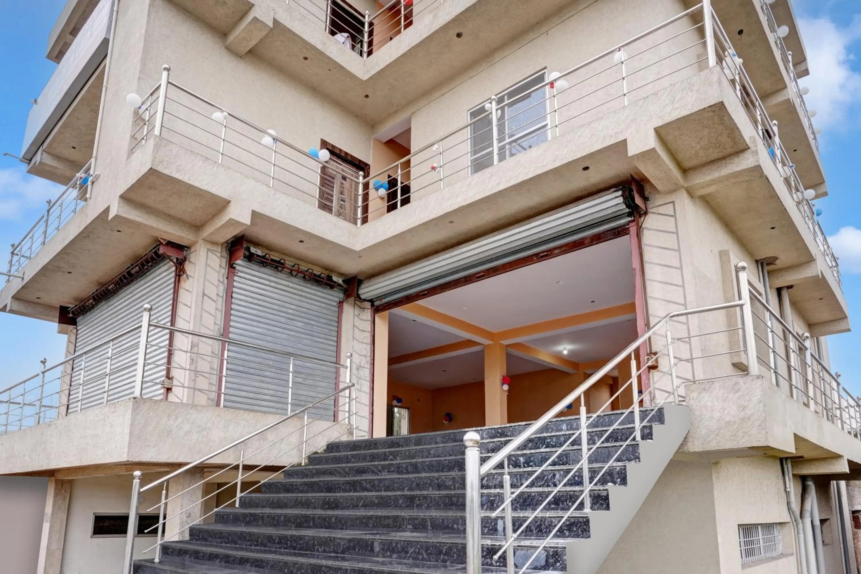 Facade/entrance in Hotel O Mayur Residency