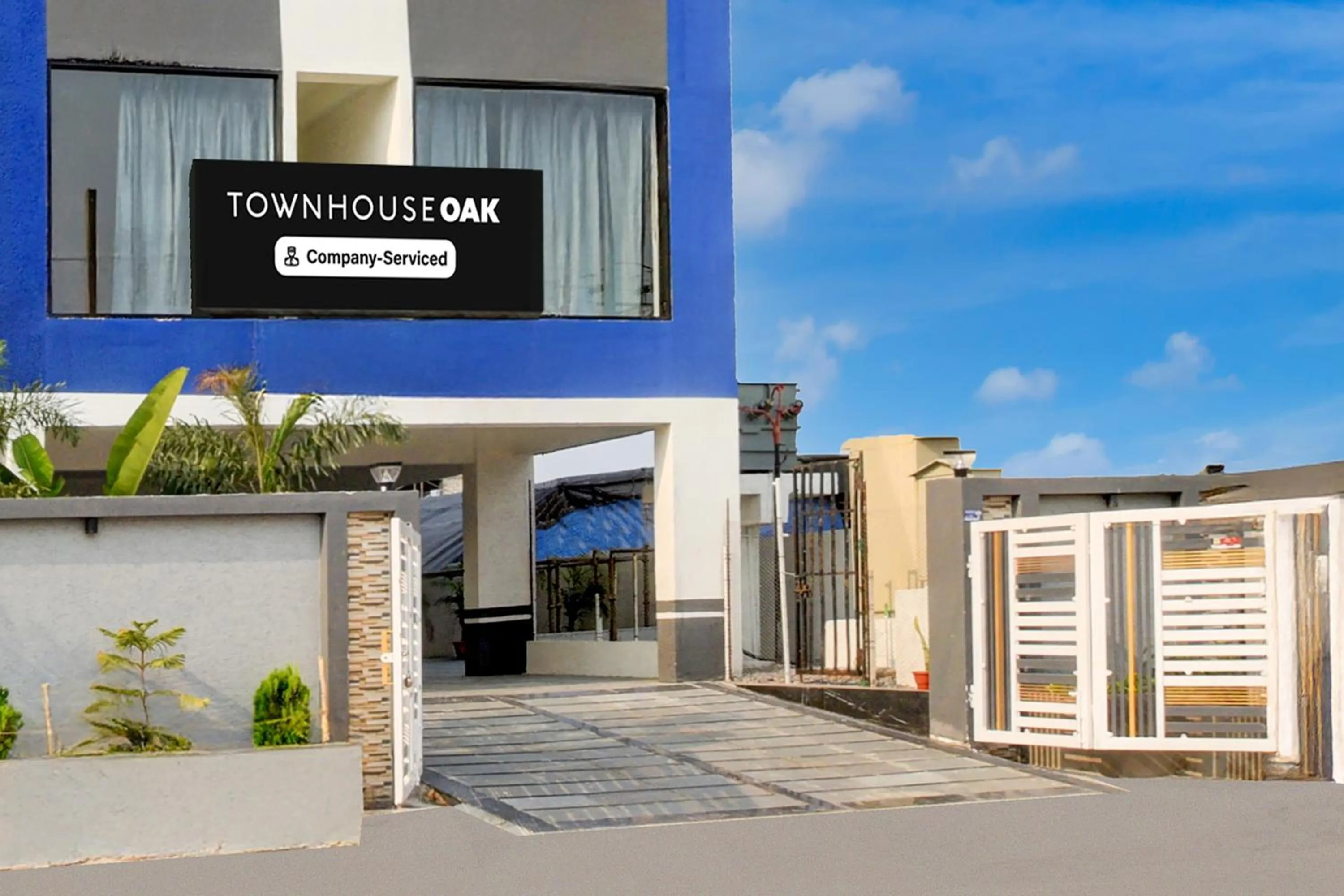 Facade/entrance in Super Townhouse Oak Nagole Metro Station Formerly Saka Arcade