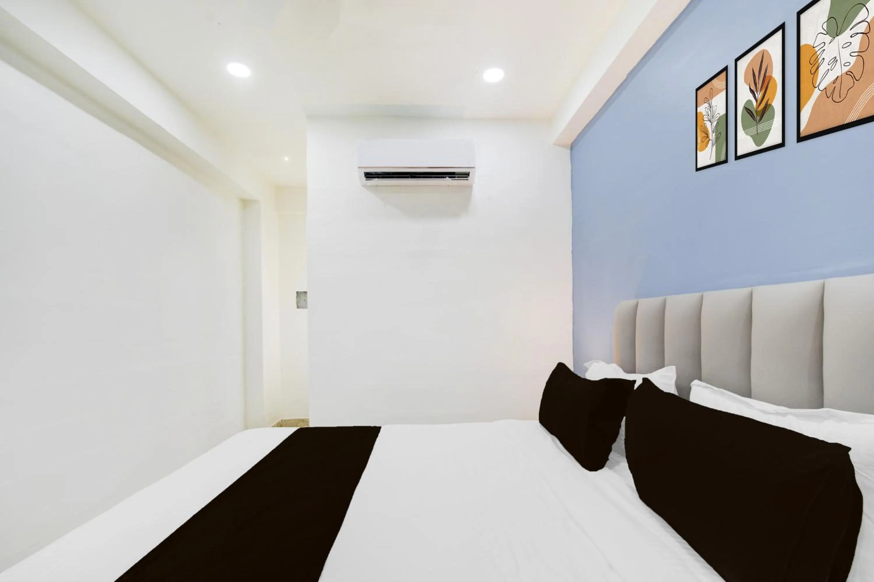 Bedroom in Super Townhouse Oak Nagole Metro Station Formerly Saka Arcade