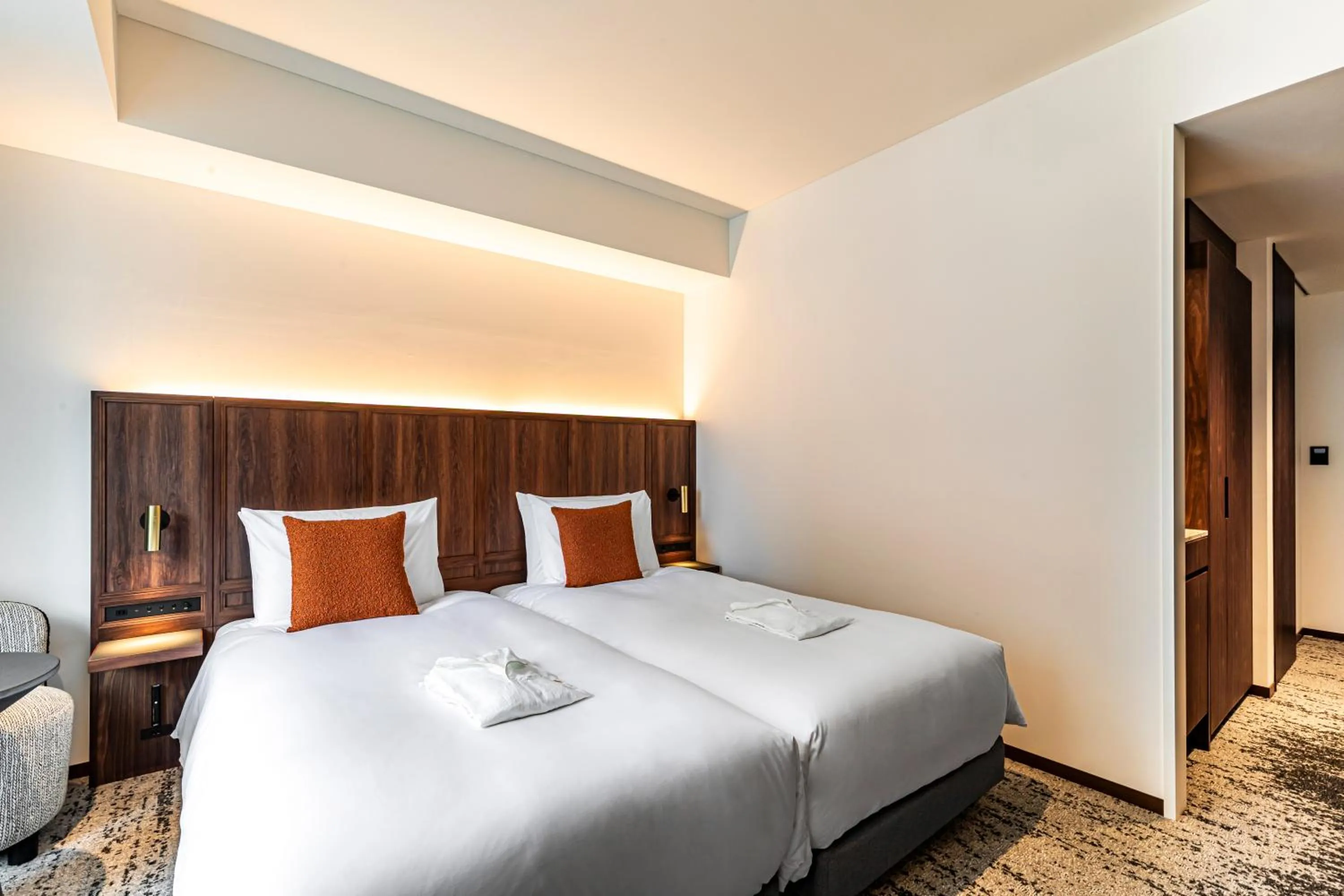 Photo of the whole room, Bed in The Gate Hotel Yokohama by Hulic