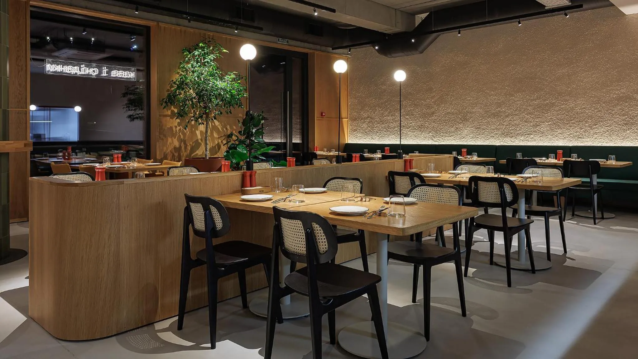 Restaurant/places to eat in TULIP Residences Lviv