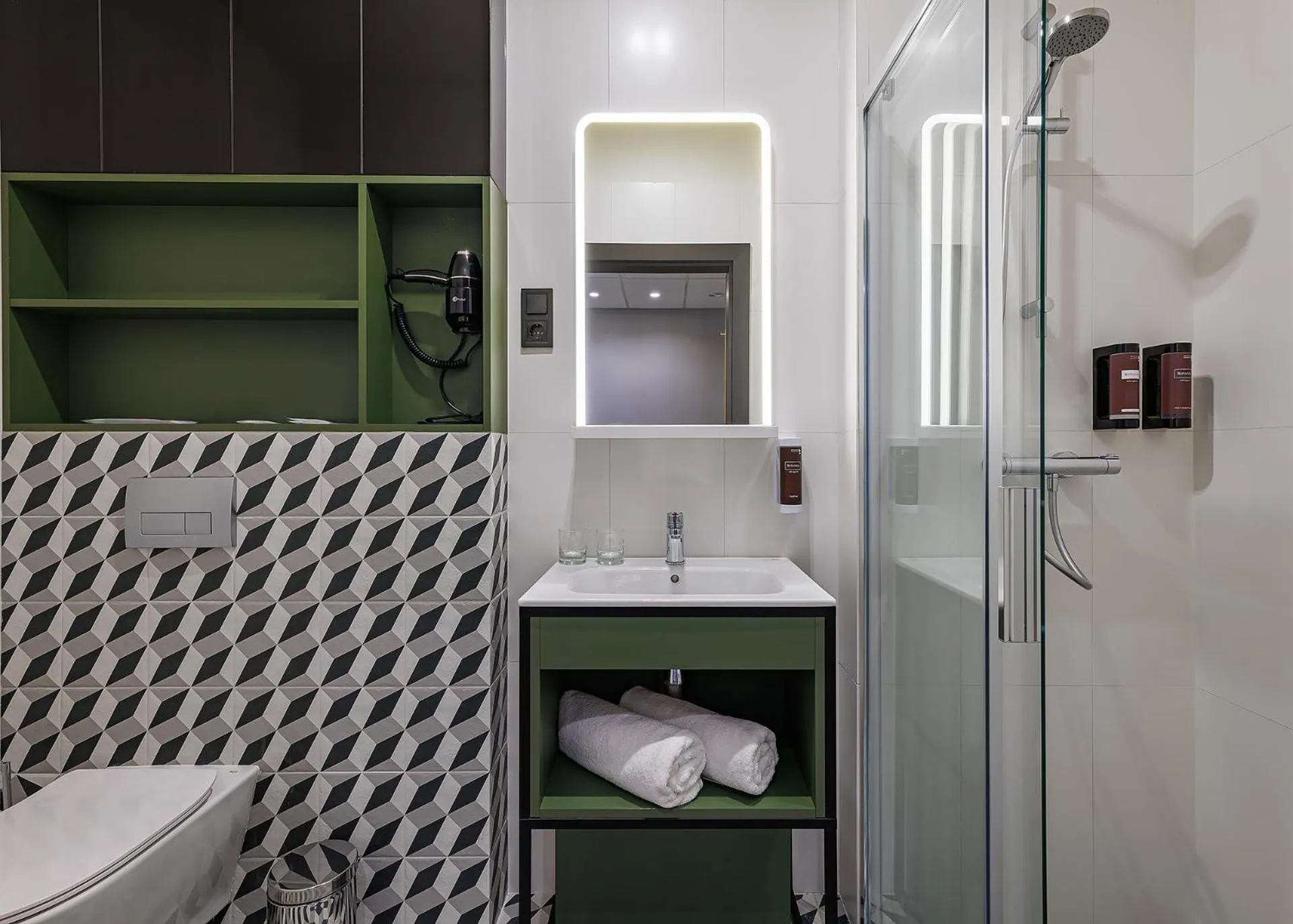 Shower in TULIP Residences Lviv