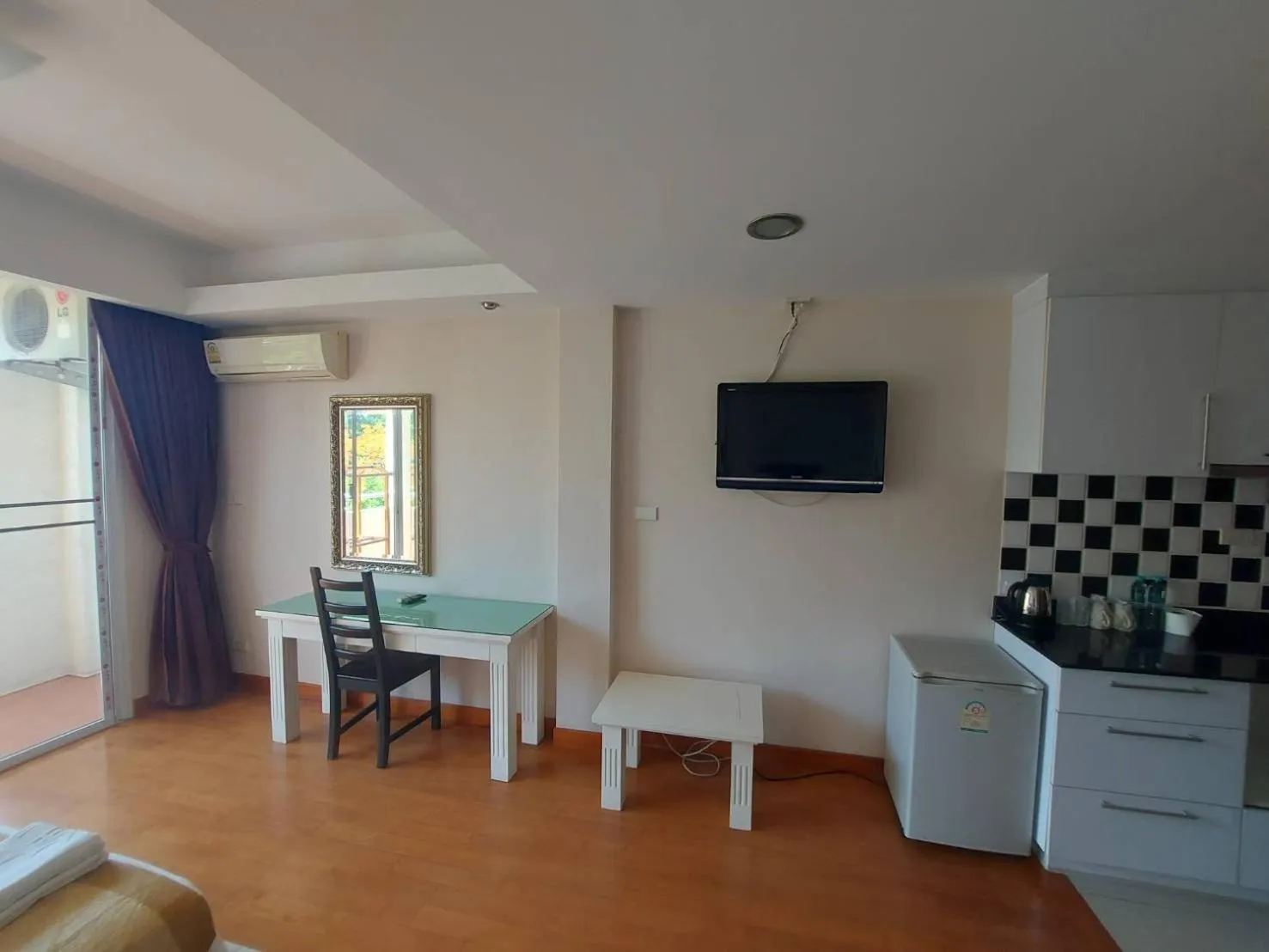 TV and multimedia in Grandsmile Wellness Resort