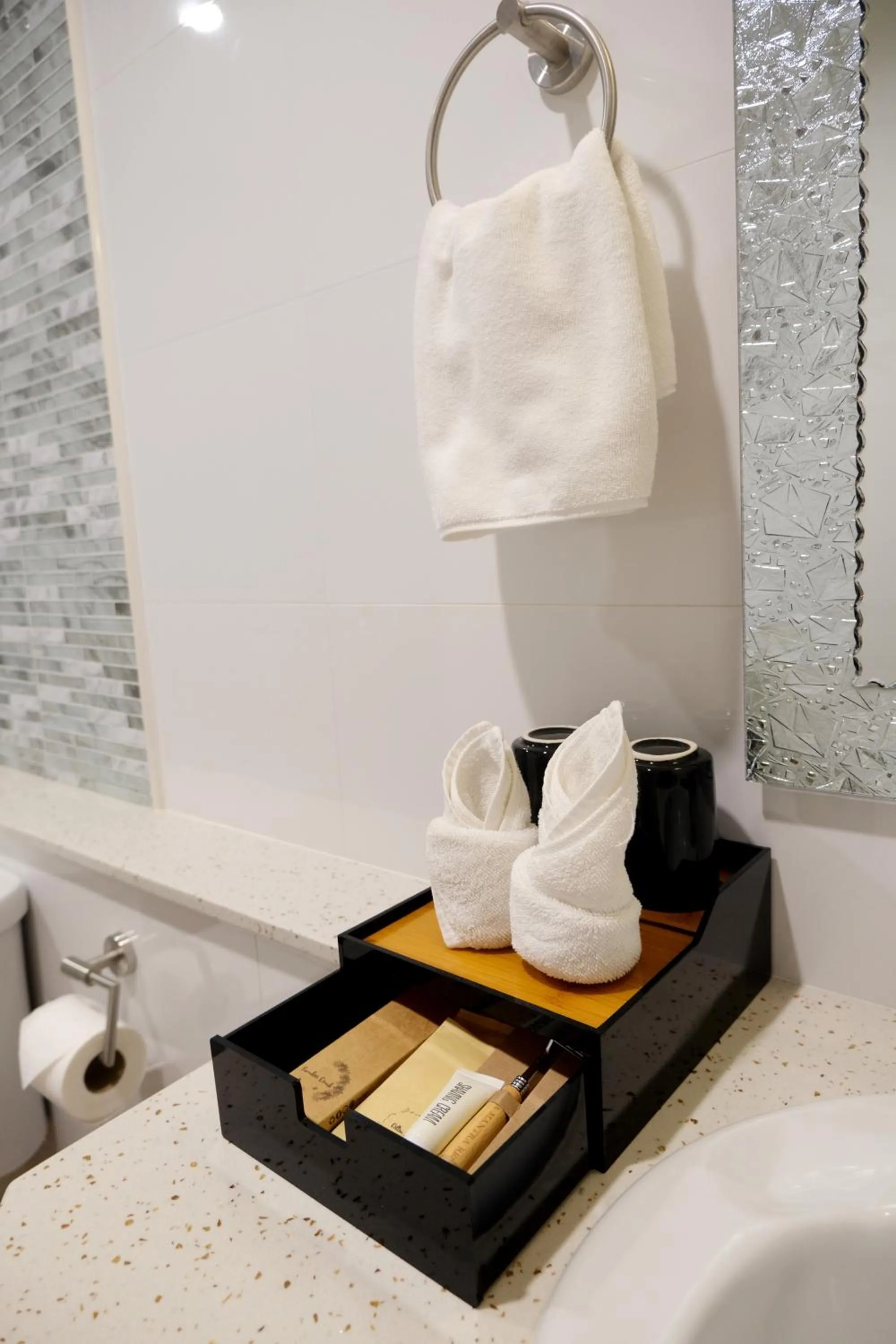 Bathroom in Vimarn Kaew Village and Resort