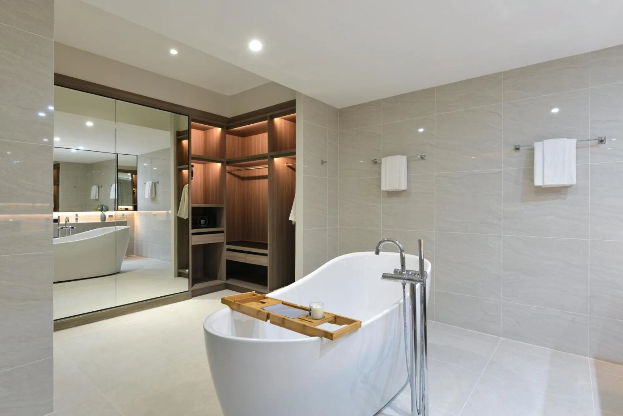 Bathroom in GM Estate Hotel and Executive Apartments, Bangkok Sukhumvit 20