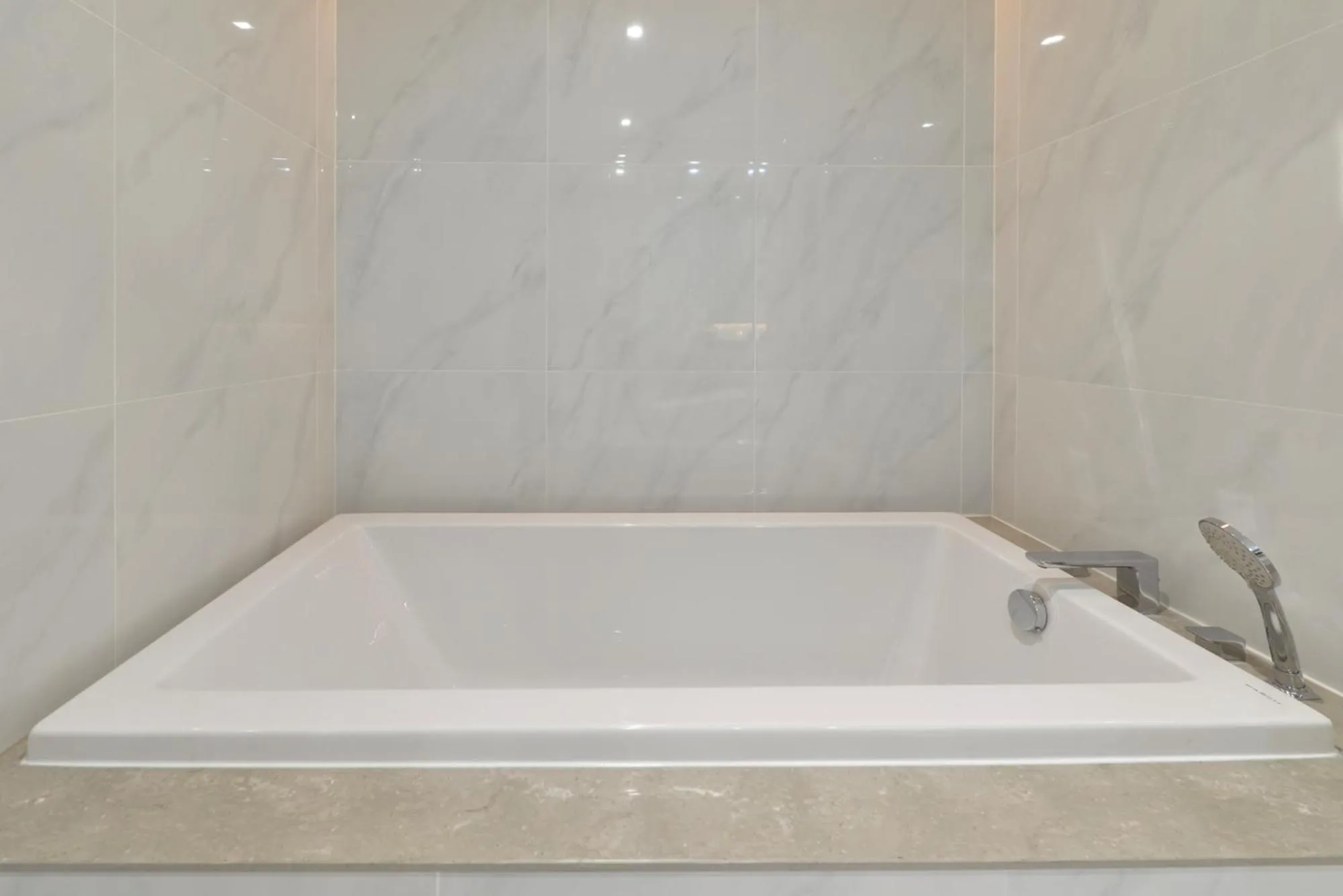 Bathroom in GM Estate Hotel and Executive Apartments, Bangkok Sukhumvit 20