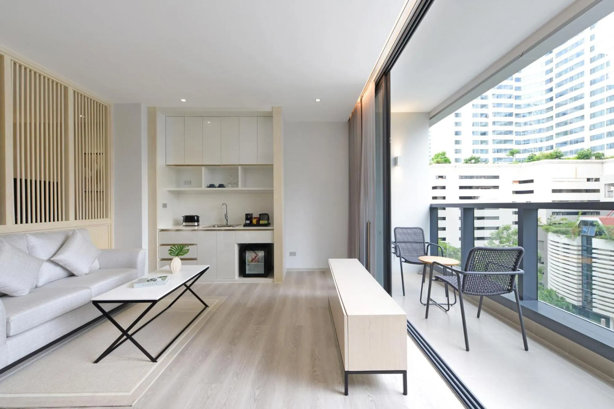 Balcony/Terrace in GM Estate Hotel and Executive Apartments, Bangkok Sukhumvit 20