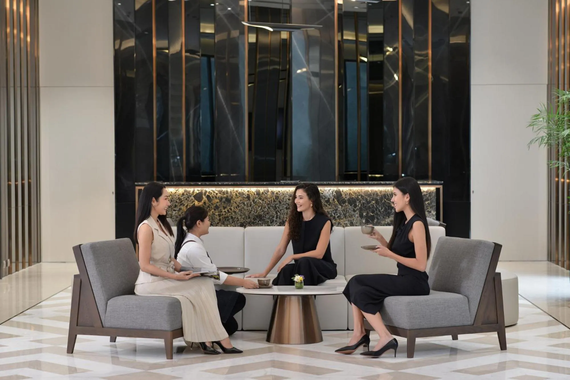 Guests in GM Estate Hotel and Executive Apartments, Bangkok Sukhumvit 20