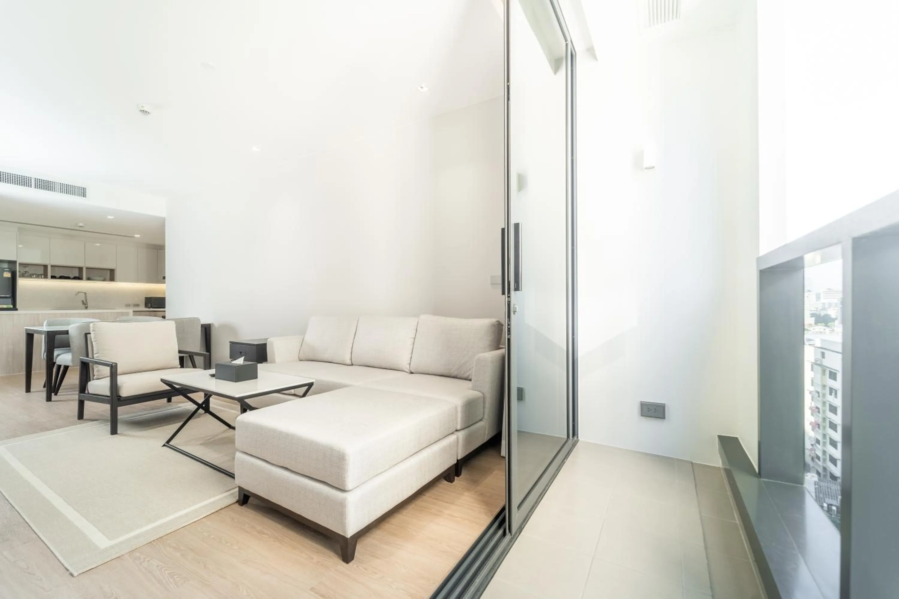 Balcony/Terrace, Bed in GM Estate Hotel and Executive Apartments, Bangkok Sukhumvit 20