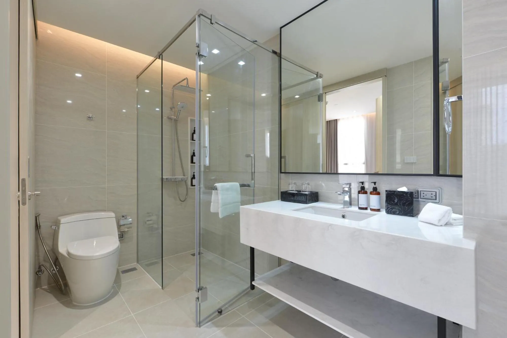 Bathroom in GM Estate Hotel and Executive Apartments, Bangkok Sukhumvit 20