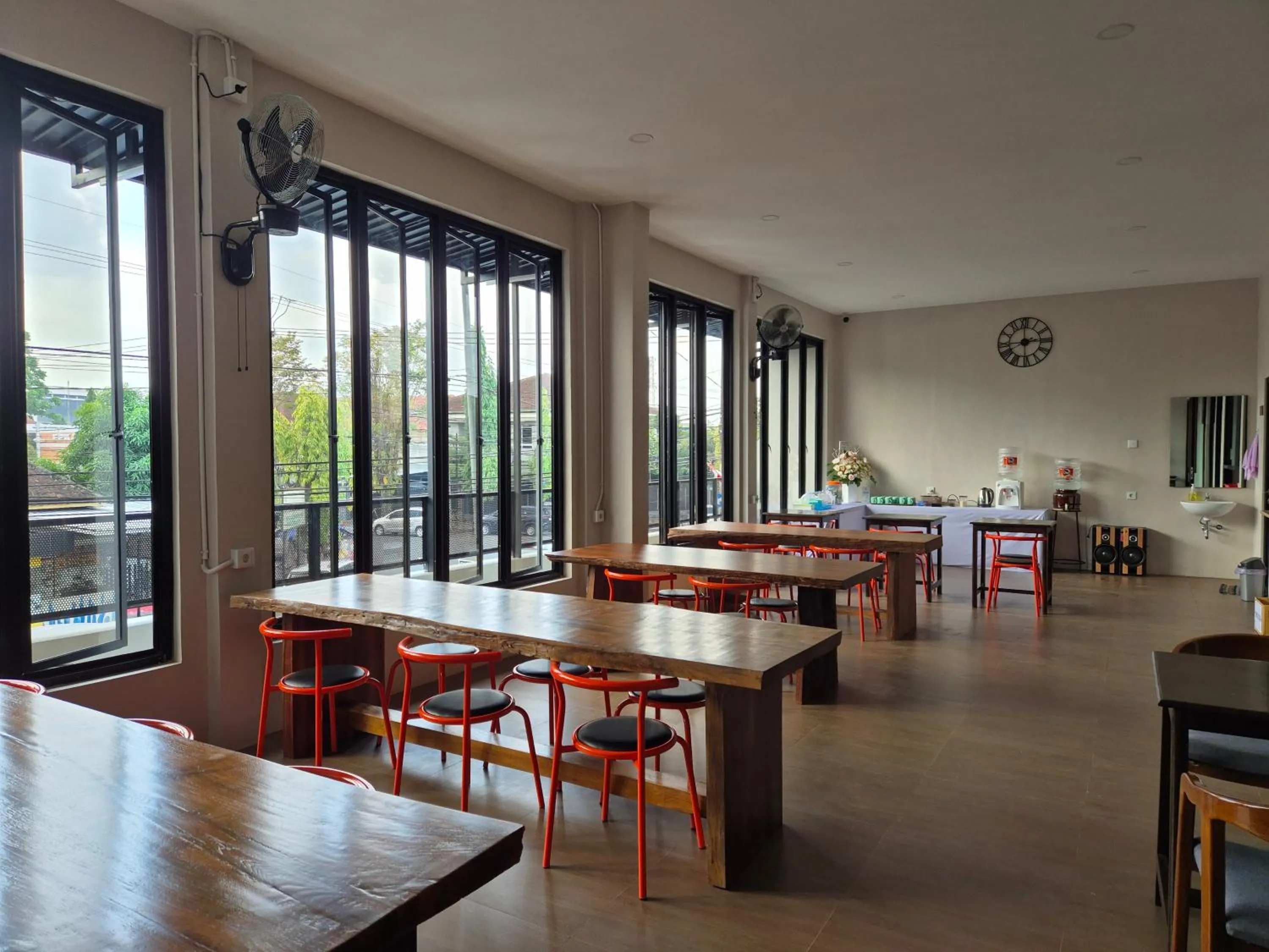 Restaurant/places to eat in Hotel Anda