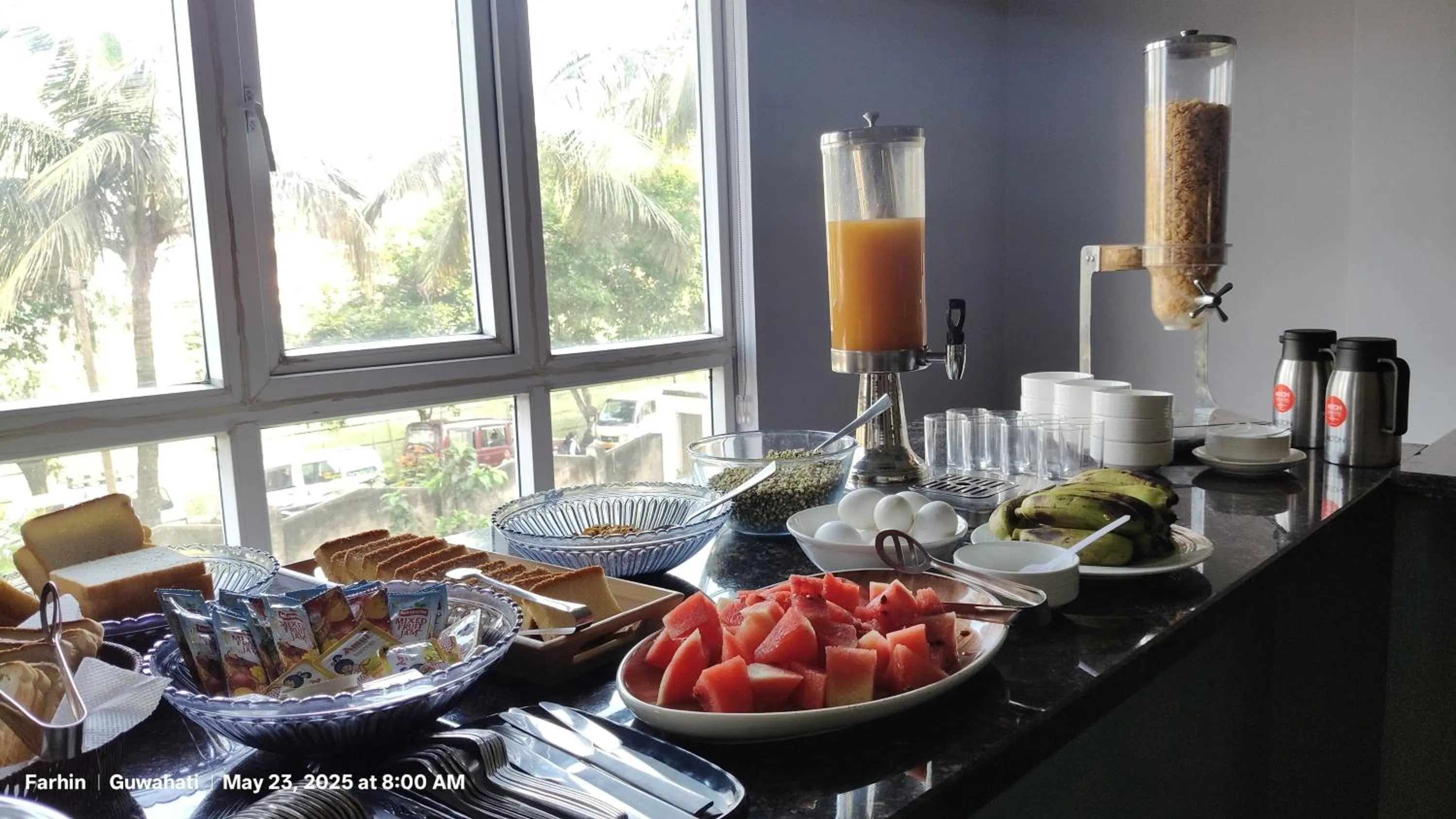 Restaurant/places to eat in Hotel RKD Inn