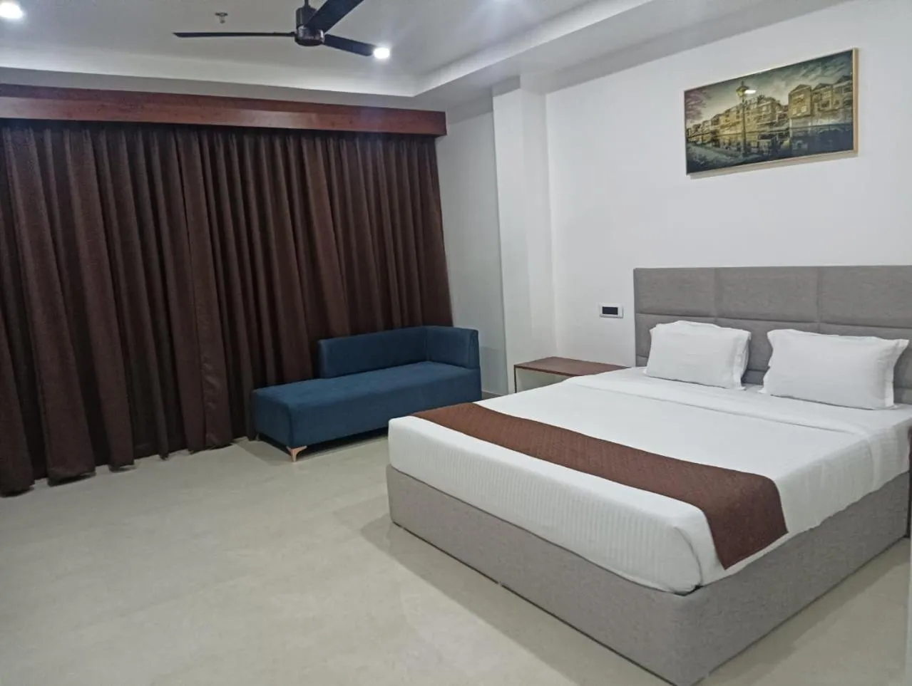 Bed in Hotel RKD Inn