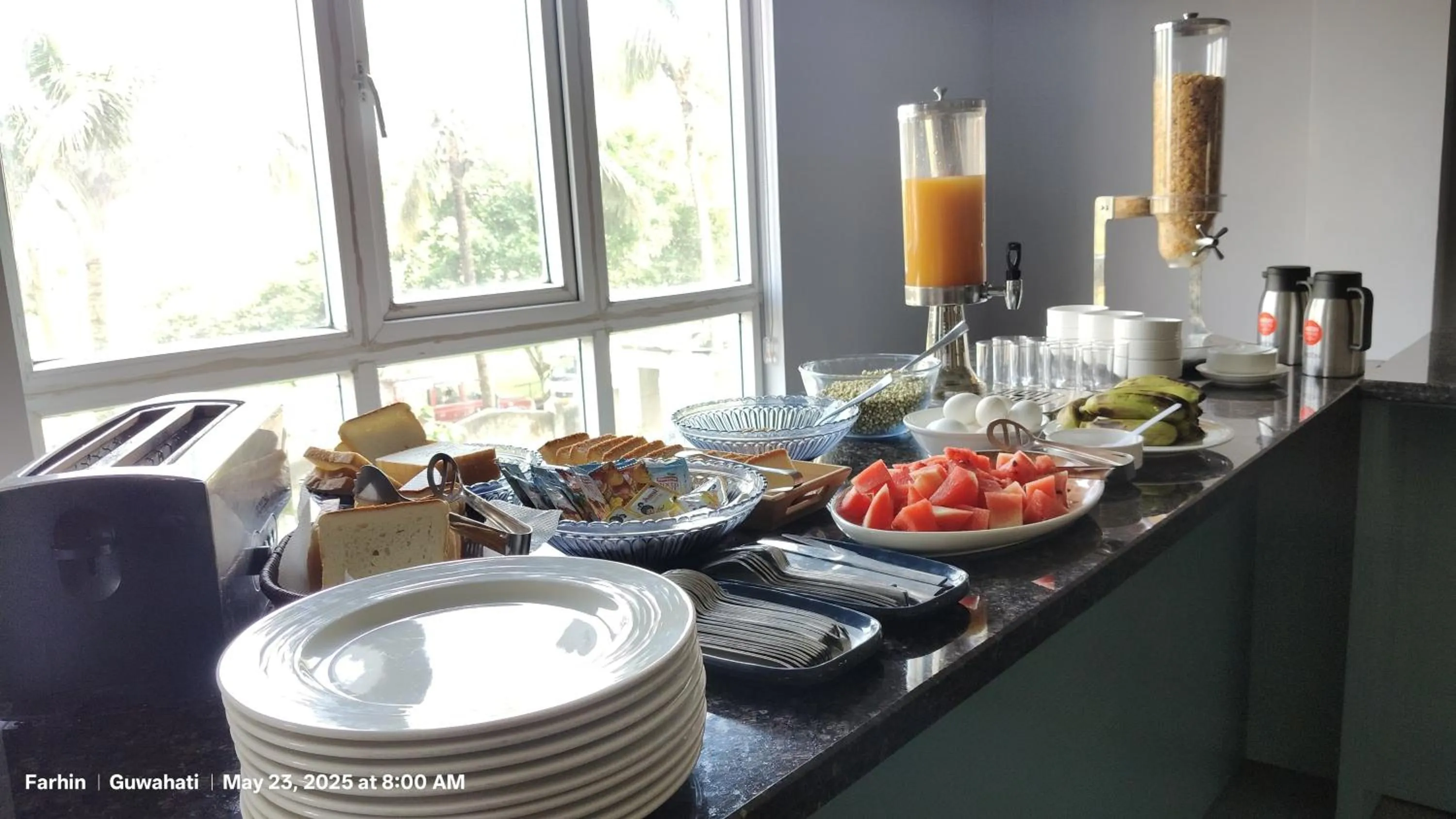 Restaurant/places to eat in Hotel RKD Inn