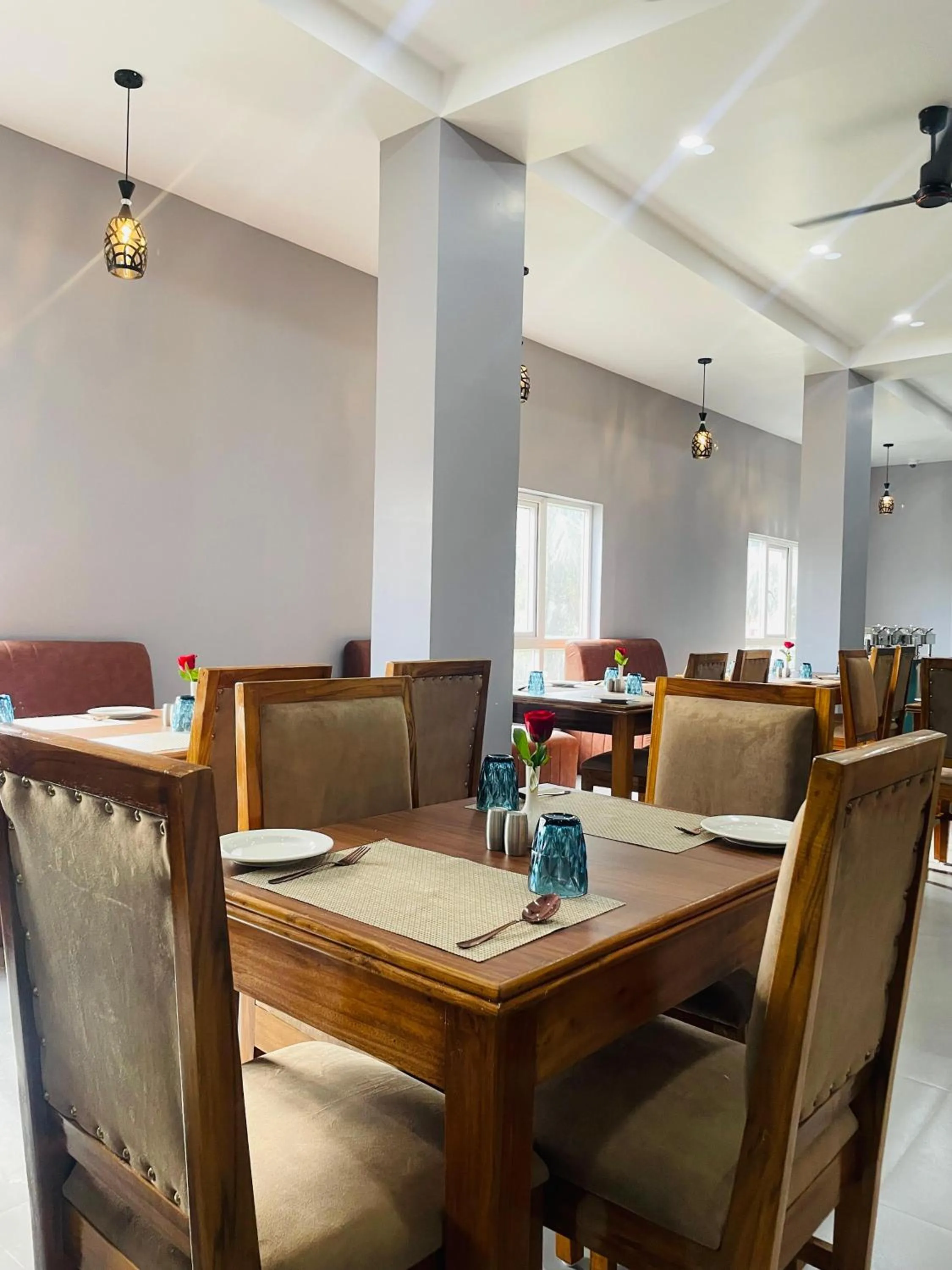 Restaurant/places to eat in Hotel RKD Inn