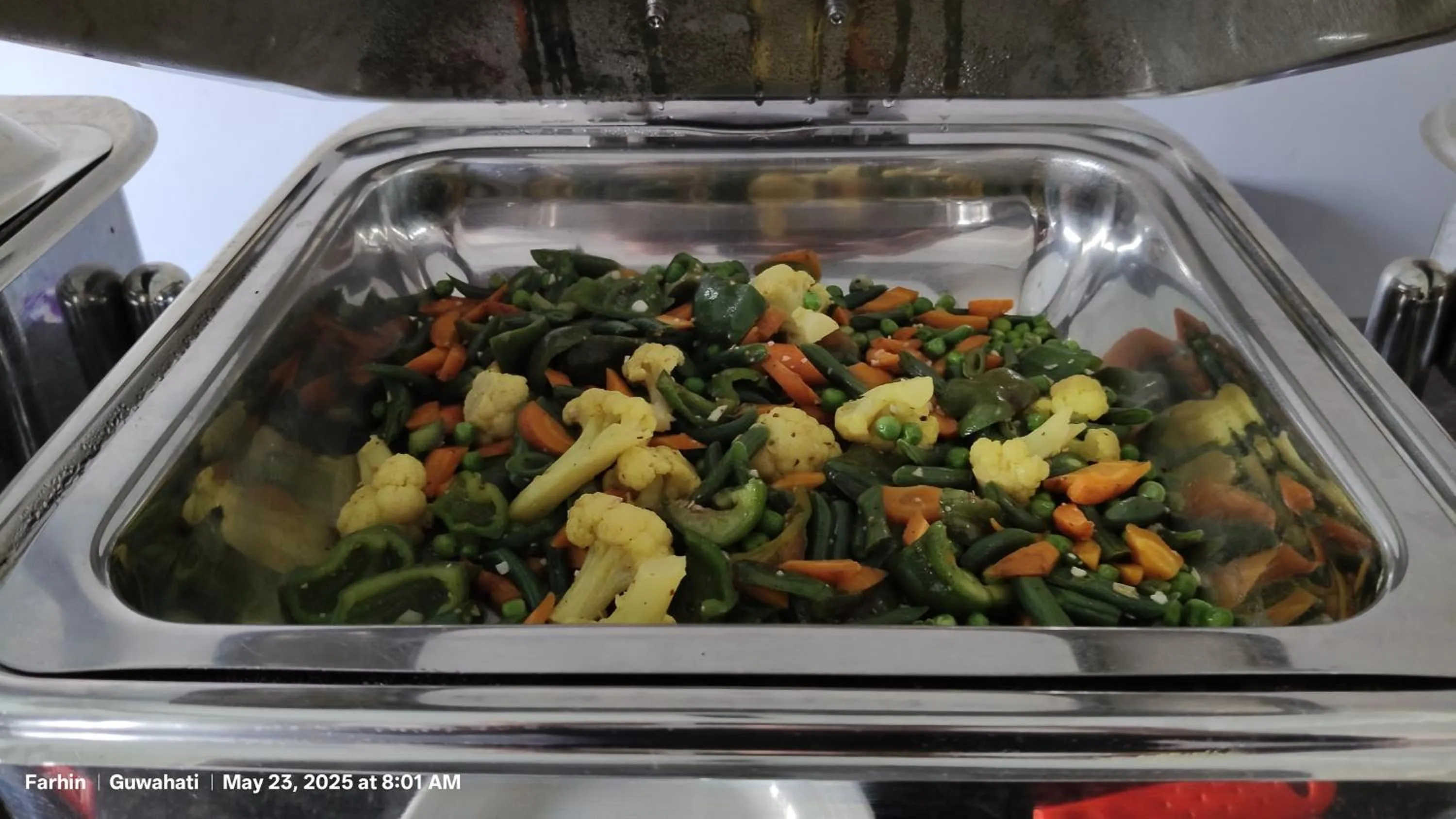 Restaurant/places to eat in Hotel RKD Inn