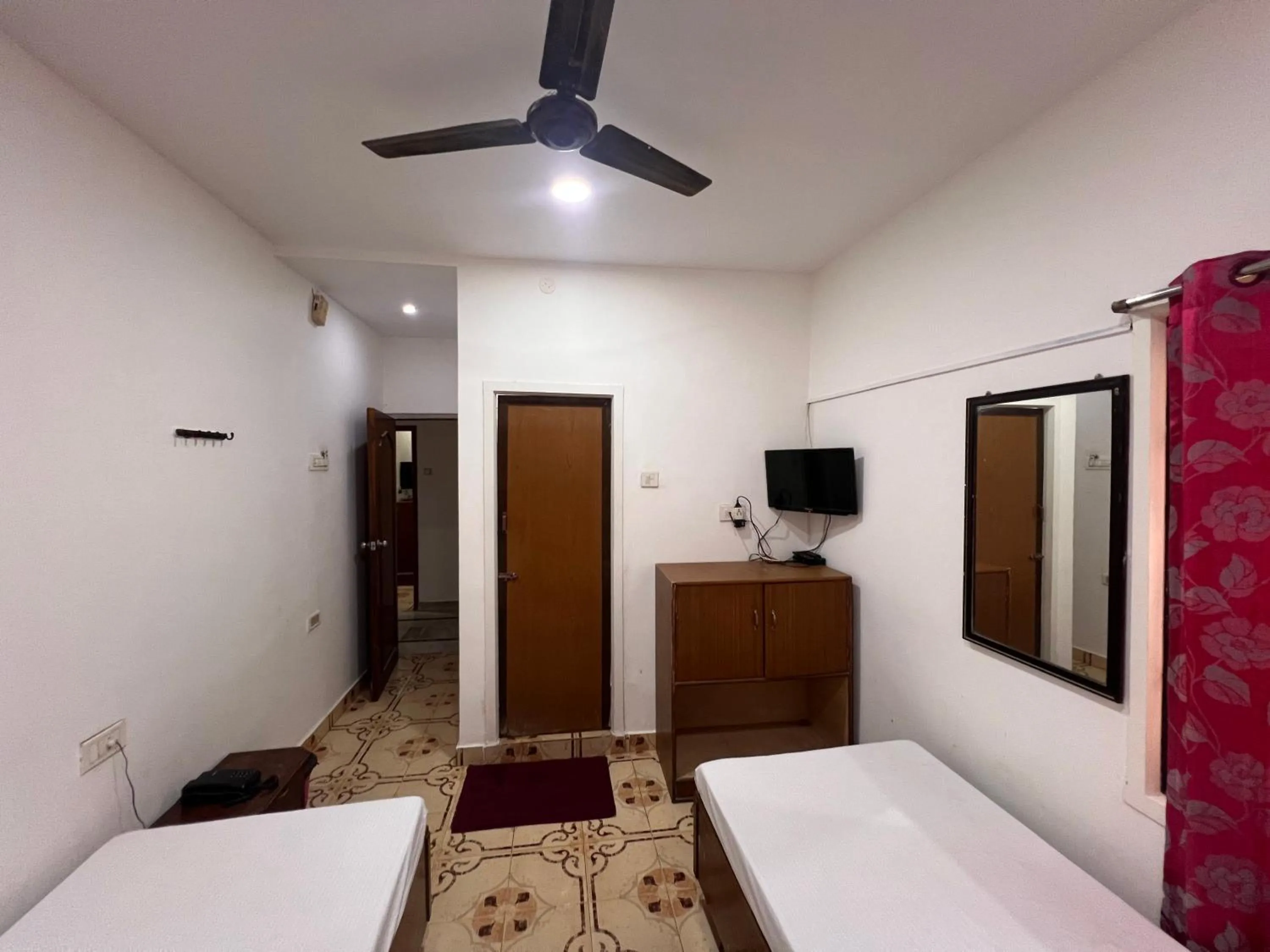 Photo of the whole room, Bed in Hotel Safra