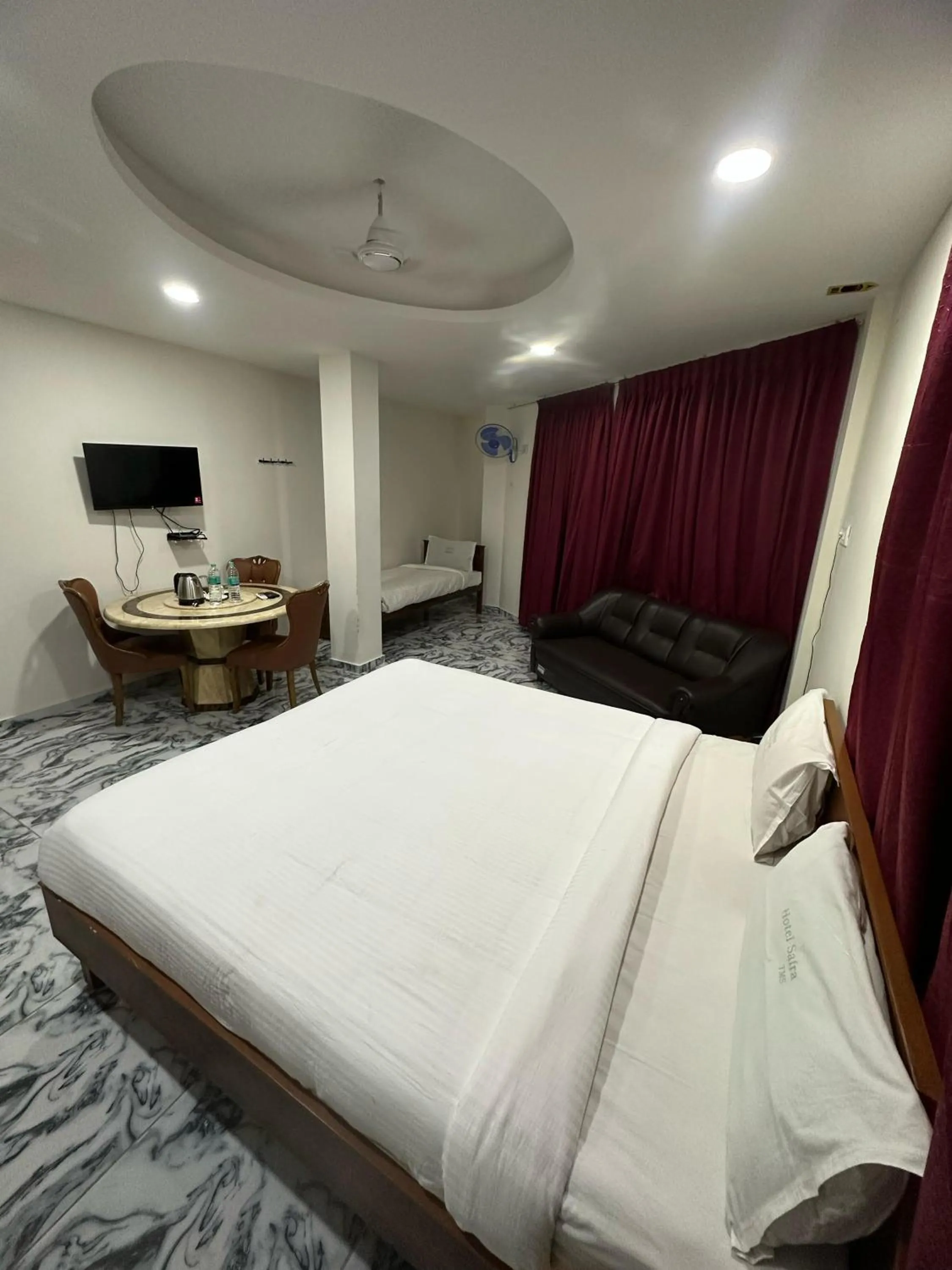 Bedroom, Bed in Hotel Safra