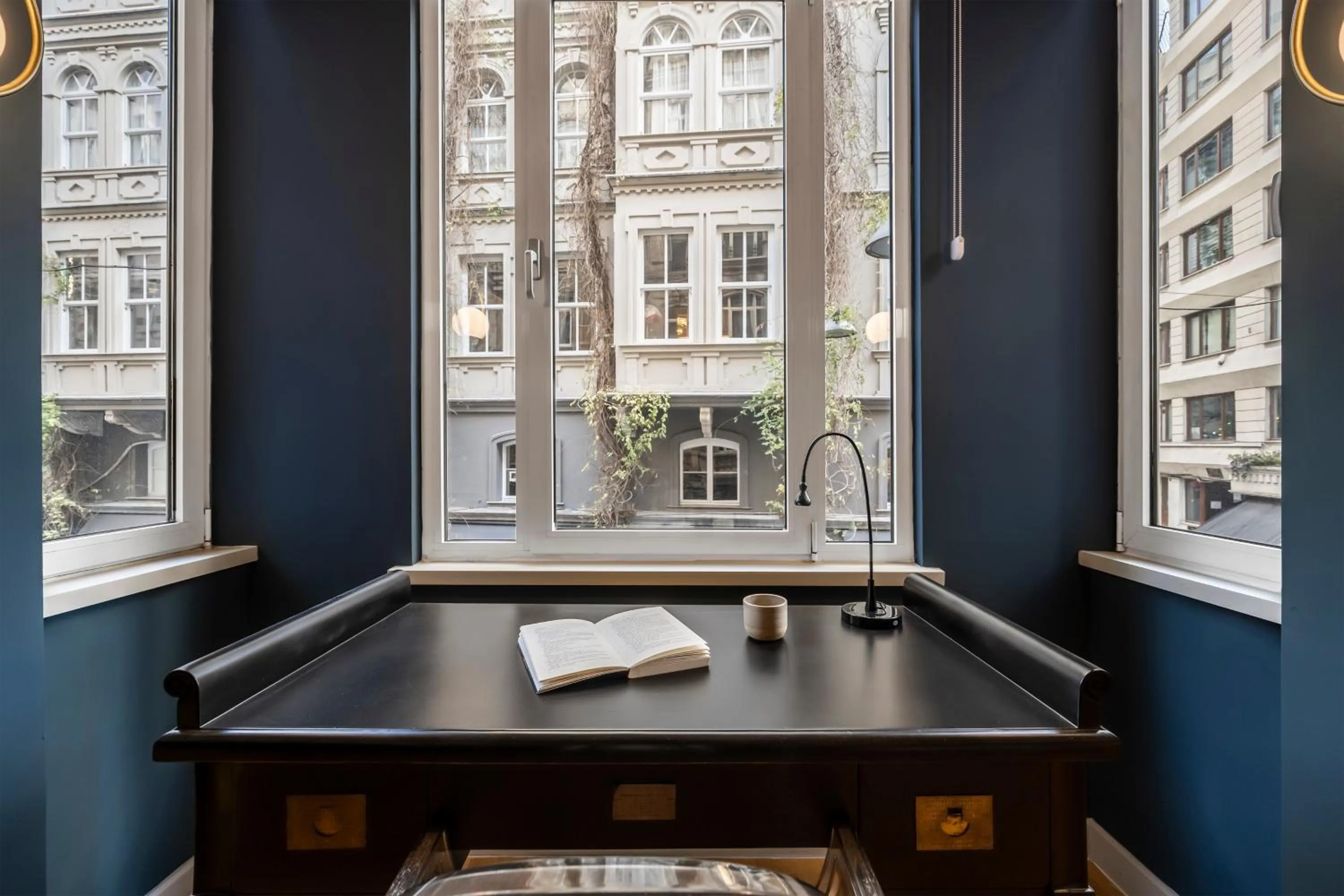 Seating area in Ansen Hotel and Suites