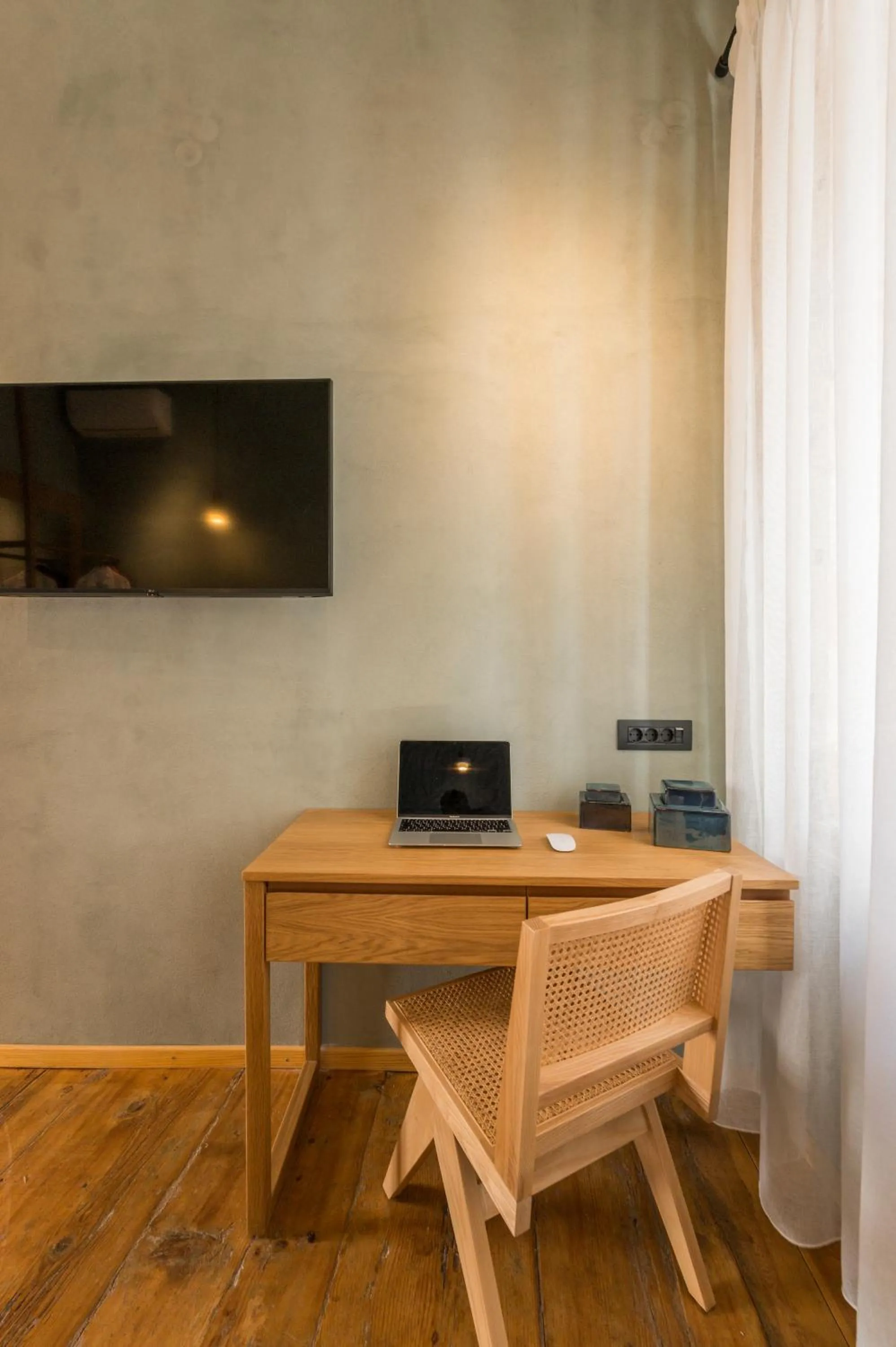 TV and multimedia in Full House