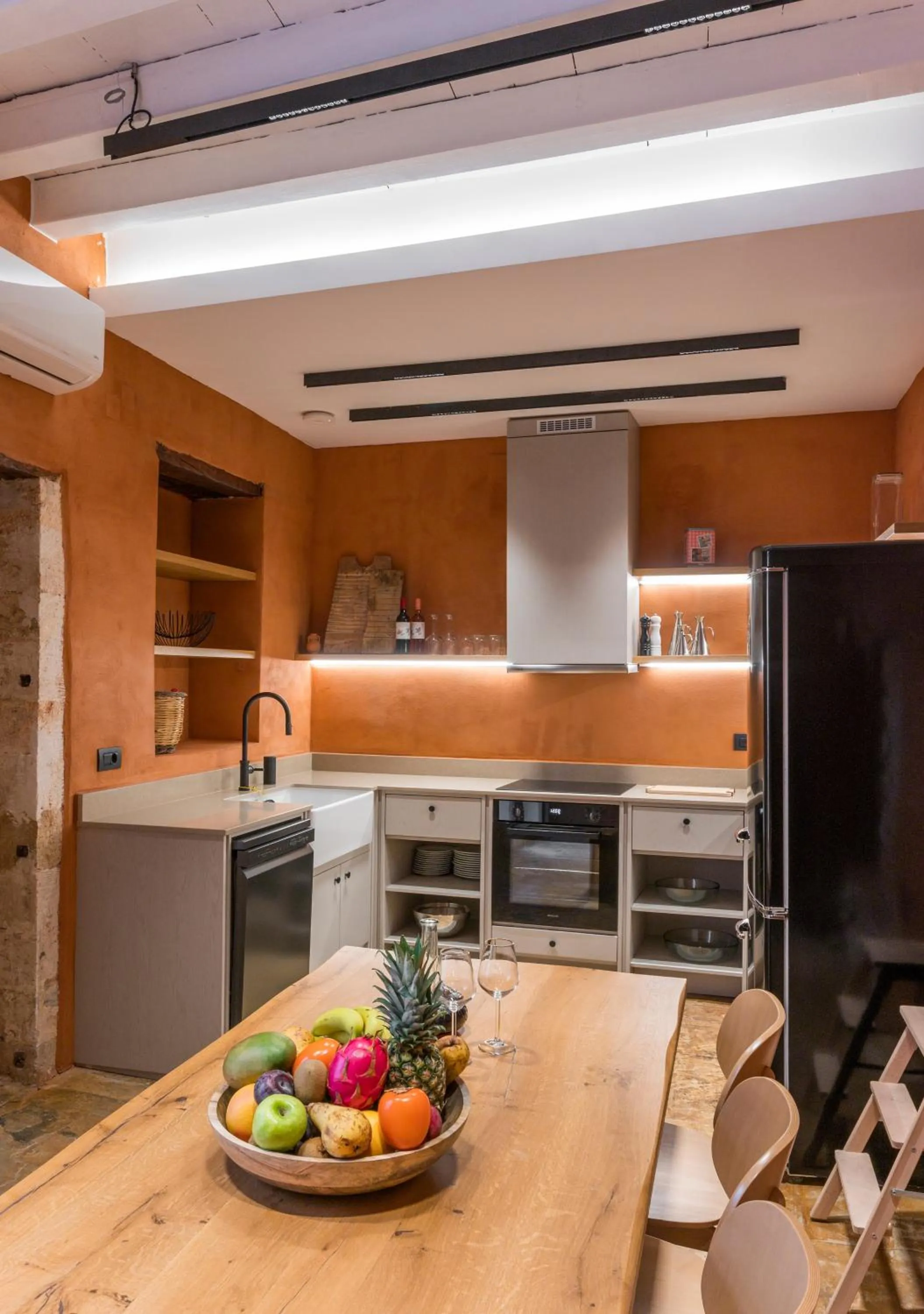 Kitchen or kitchenette in Full House