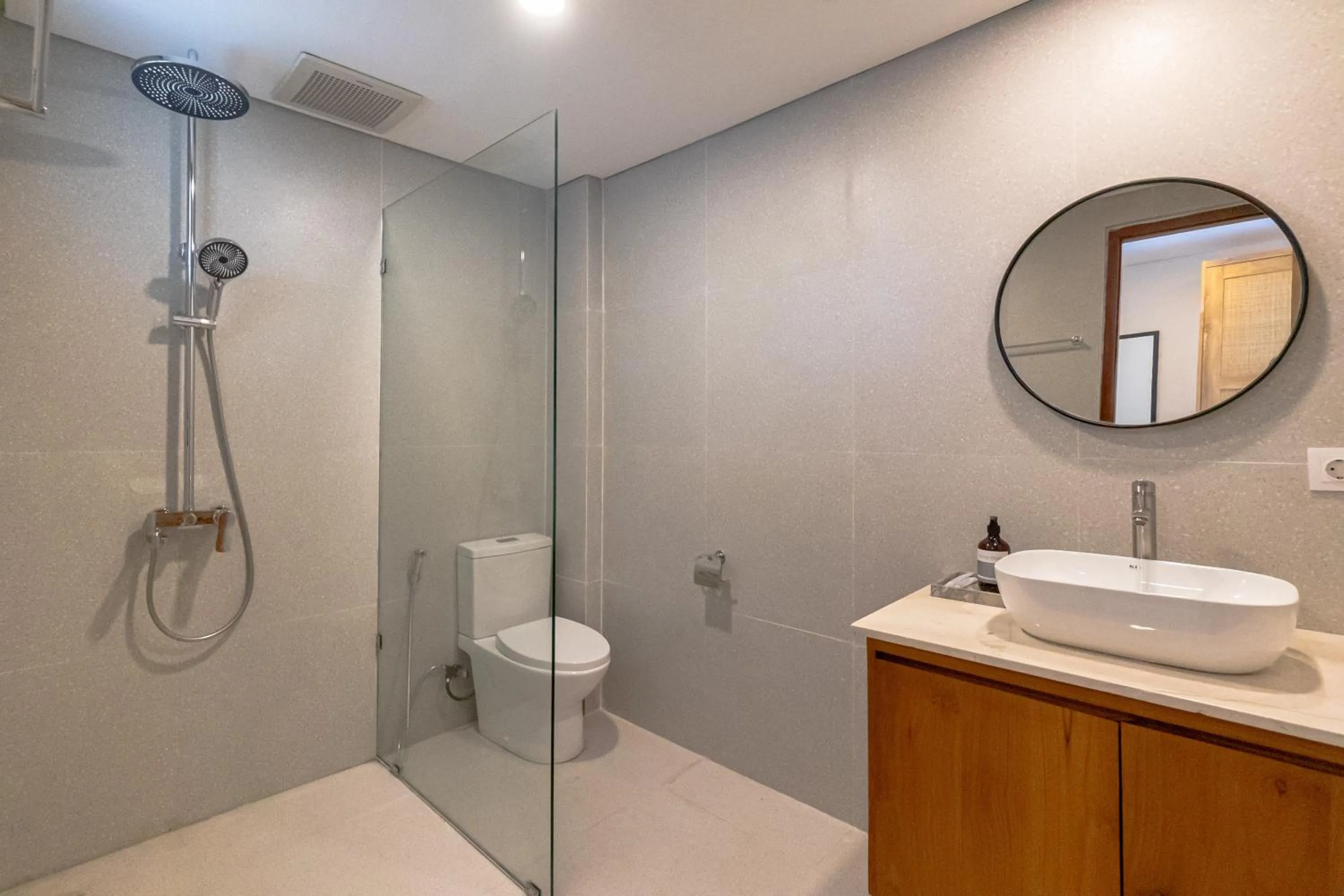 Shower in Kelaya Guesthouse