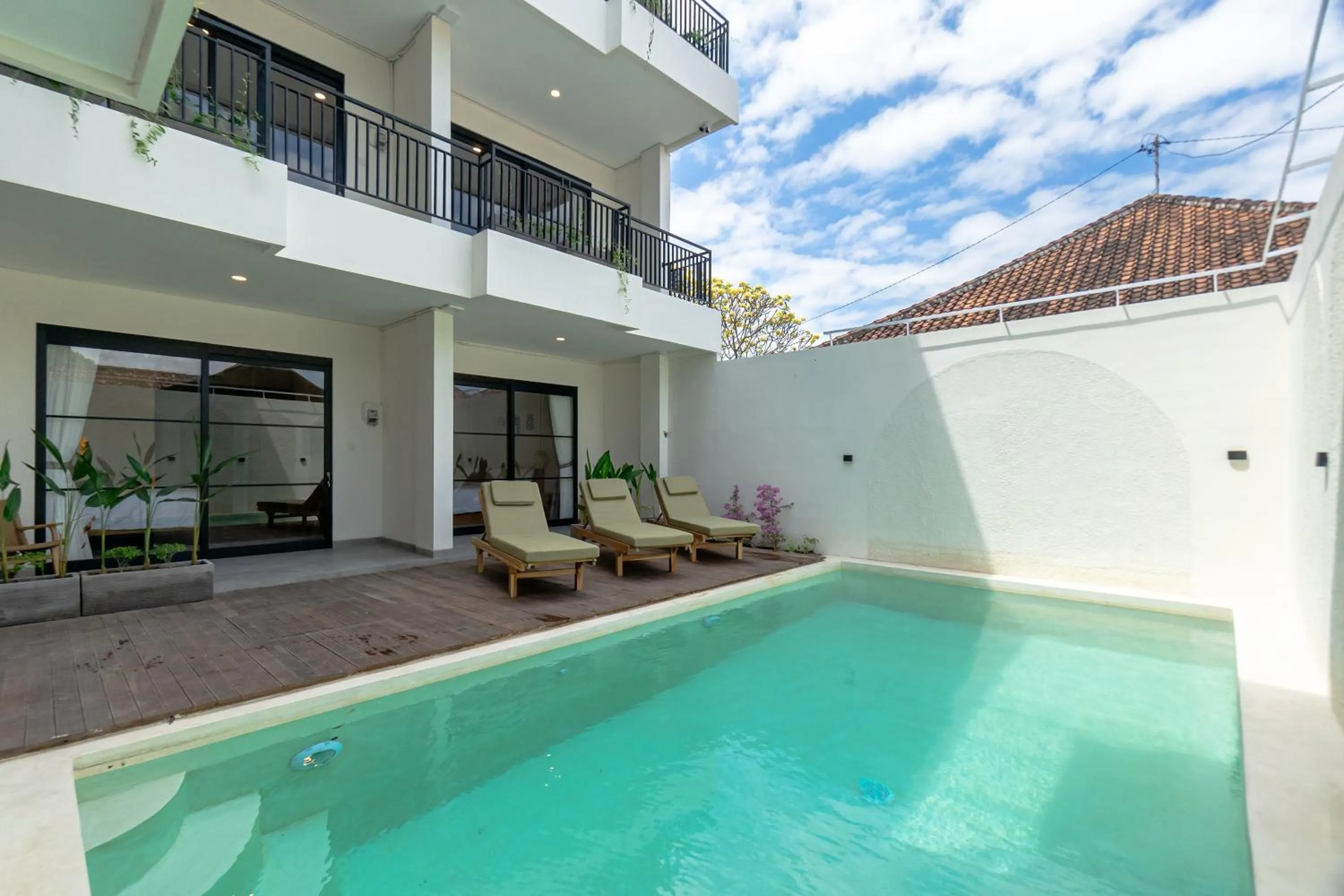 Property building in Kelaya Guesthouse