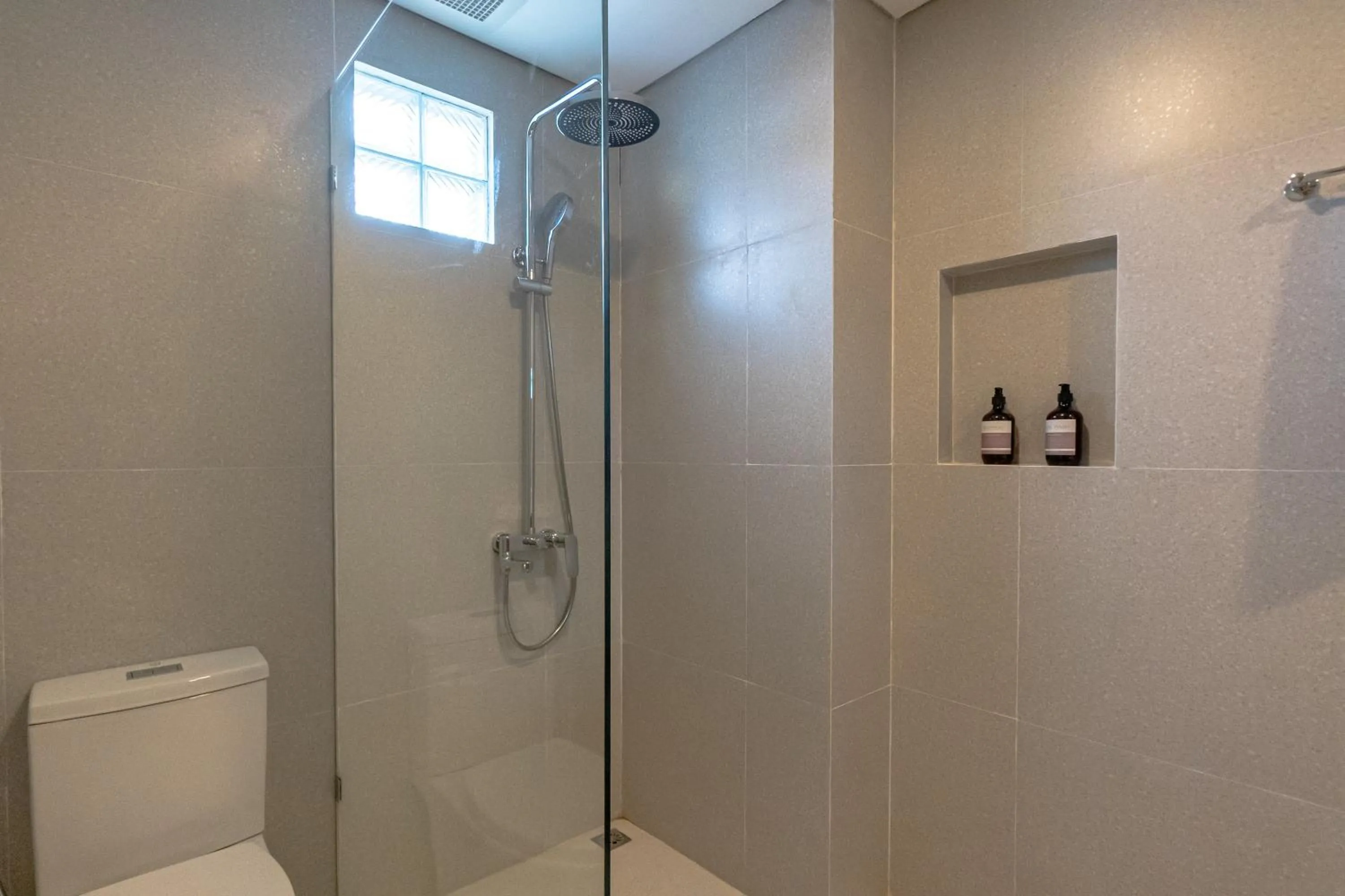 Shower in Kelaya Guesthouse