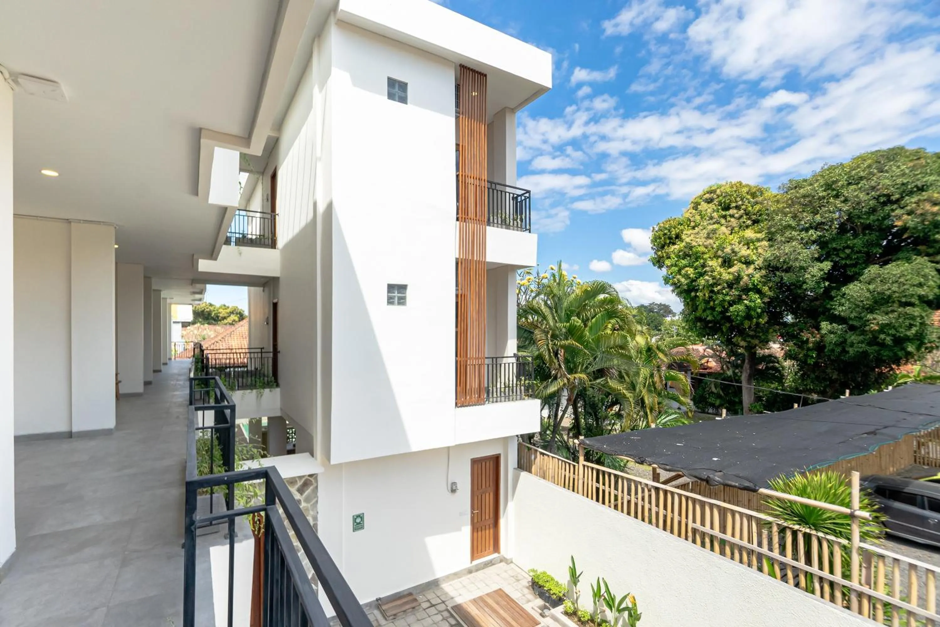 Property building in Kelaya Guesthouse