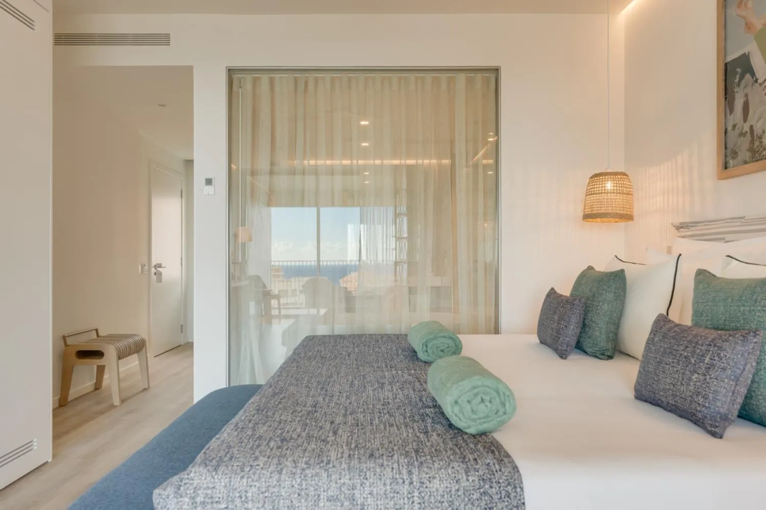 Bed in The Editory Ocean Way Funchal