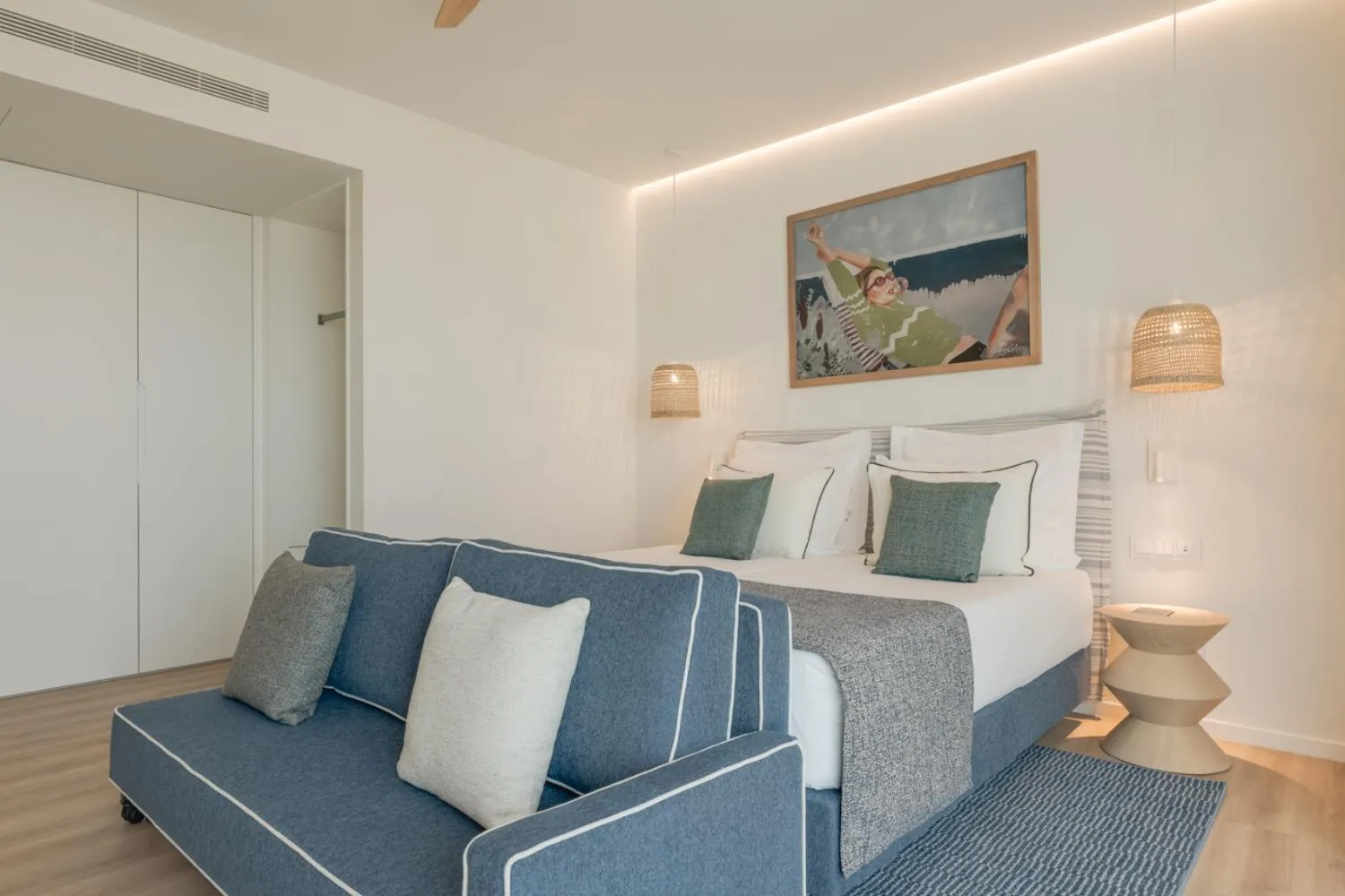 Photo of the whole room in The Editory Ocean Way Funchal