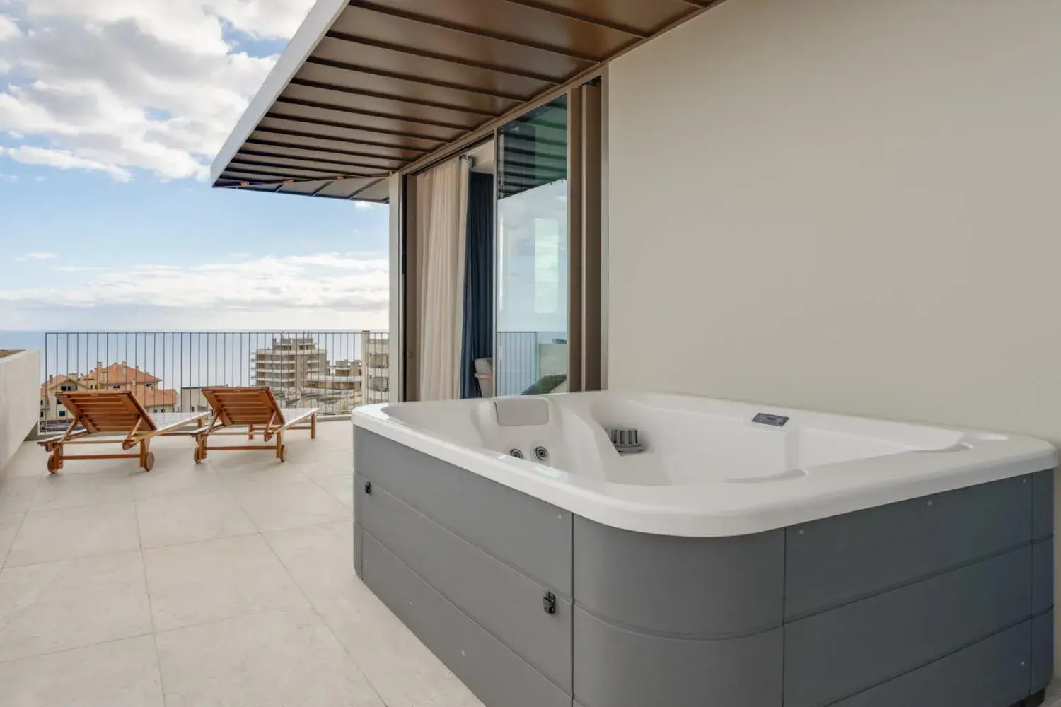 King Suite - single occupancy in The Editory Ocean Way Funchal King Suite - single occupancy in The Editory Ocean Way Funchal