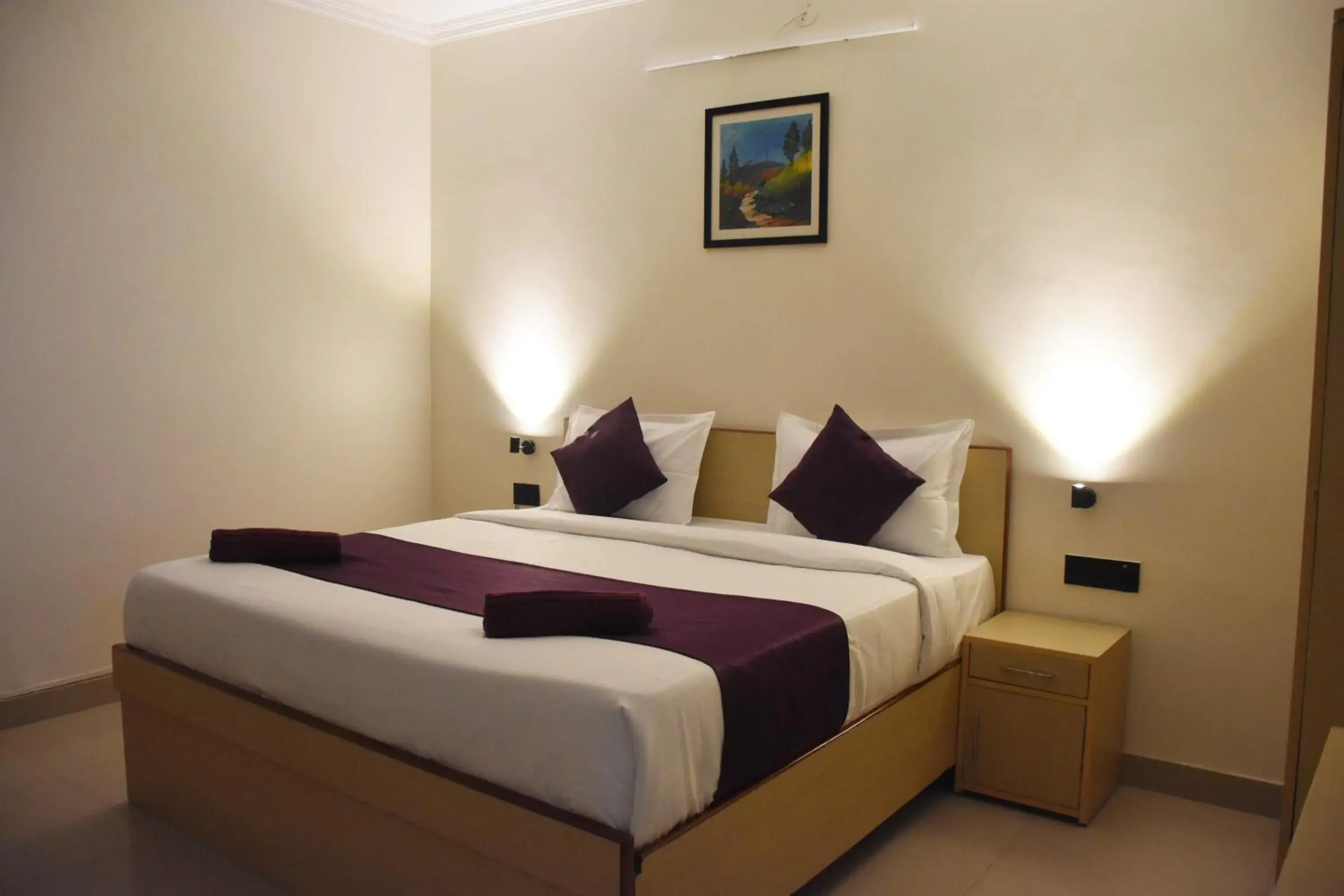 Deluxe Double Room (2 Adults + 1 Child) - single occupancy in Date Palm Hotel Deluxe Double Room (2 Adults + 1 Child) - single occupancy in Date Palm Hotel